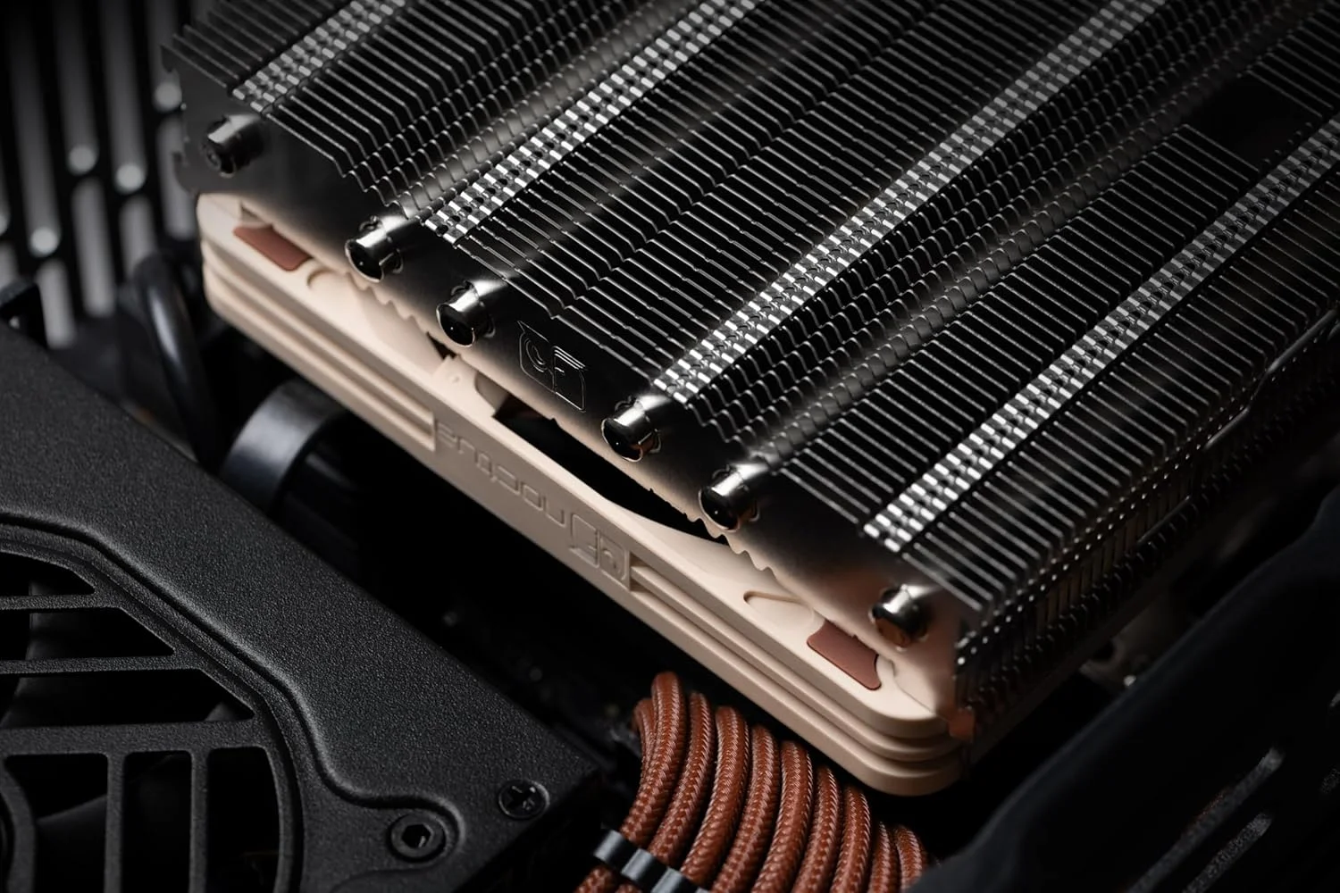 خنک کننده پردازنده کم ارتفاع Noctua NH-L12Sx77 (120mm، قهوه ای)