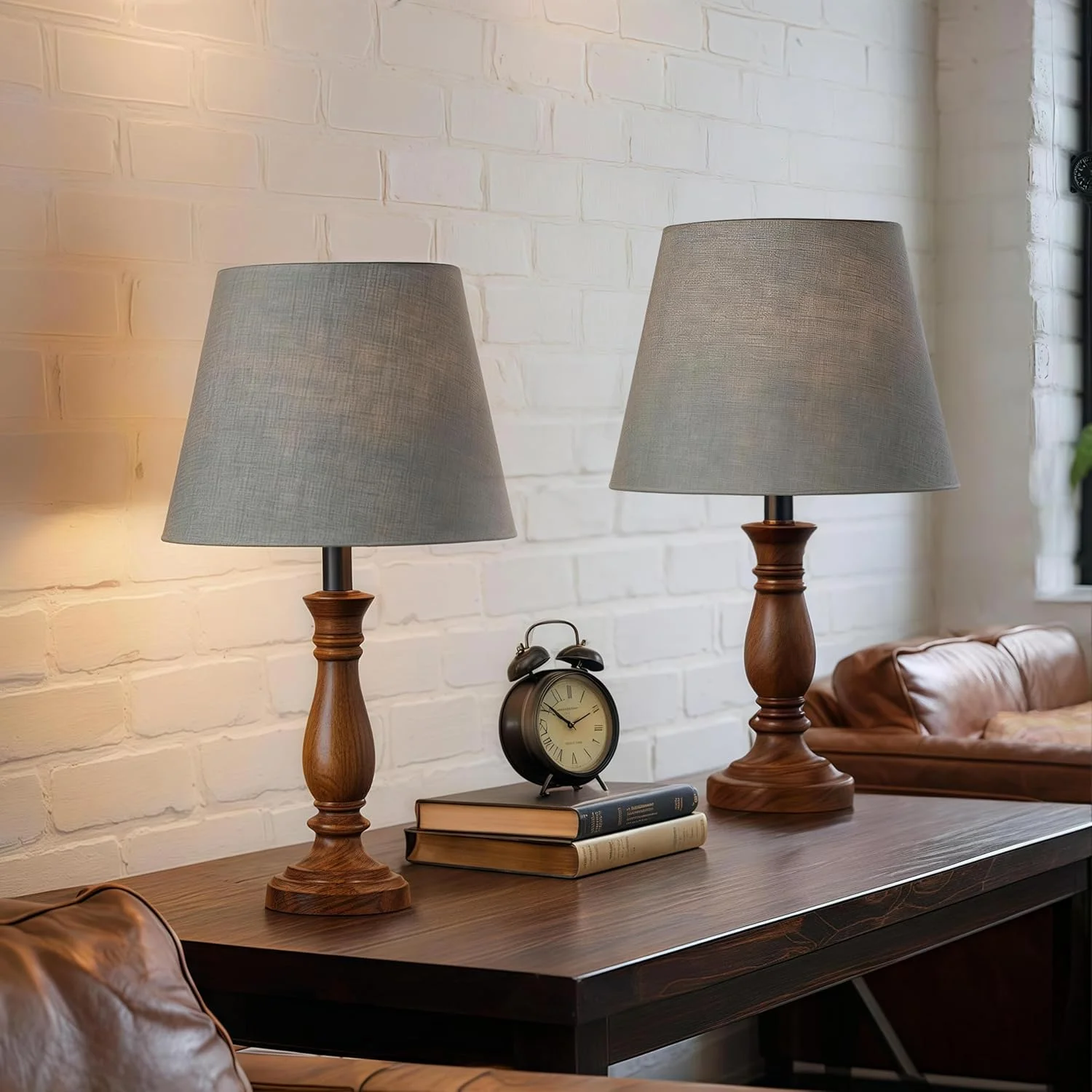 مجموعه دو عدد کلاهک لامپ کوچک مدل Empire – کتان خاکستری تیره – اندازه جمع و جور ۱۵x۲۶x۱۹ سانتی متر – برای لامپ های رومیزی کوچک و لامپ های کنار تخت – شامل سوکت های E۲۷ با حلقه های ثابت (نه برای اتصالات UNO) – تعویض آسان