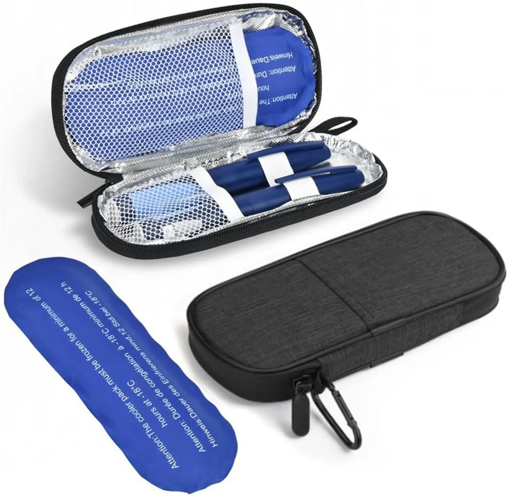 کیف خنک نگهدارنده قلم انسولین با بستههای یخ، کیف عایق دارویی دیابتی برای قلمهای انسولین و نگهداری لوازم دیابتی، کیف خنک کننده قابل حمل، جمع و جور برای زندگی روزمره و سفر (مشکی) کیف خنک نگهدارنده قلم انسولین با بستههای یخ، کیف عایق دارویی دیابتی برای قلمهای انسولین و نگهداری لوازم دیابتی، کیف خنک کننده قابل حمل، جمع و جور برای زندگی روزمره و سفر (مشکی)