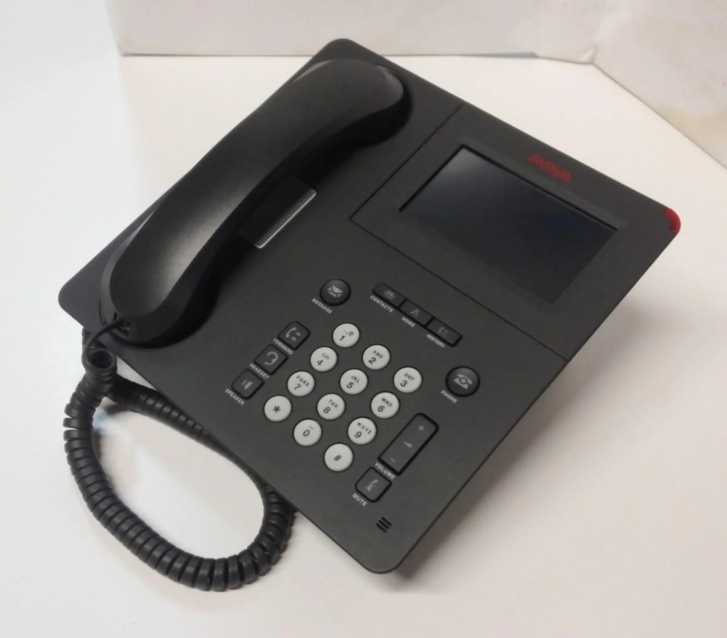 تلفن آی پی آوایا 9621G تلفن آی پی آوایا 9621G