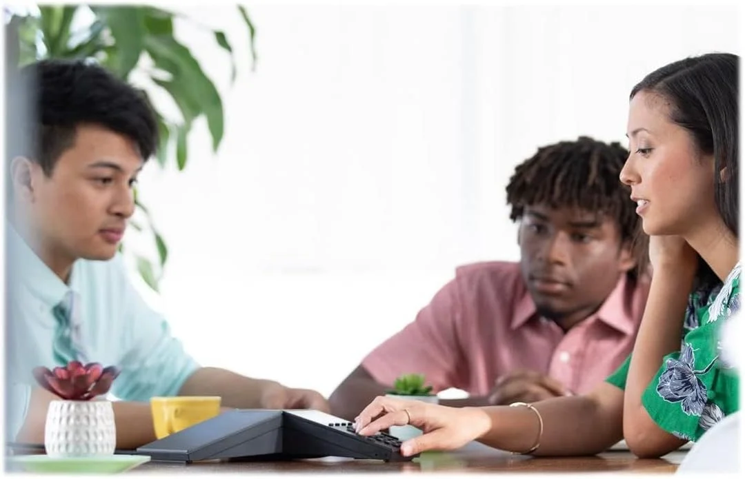 ایستگاه کنفرانس تلفنی پلی‌کام پلی تریو 8300 IP - باسیم/بی‌سیم - بلوتوث، وای‌فای - مشکی - سازگار با TAA