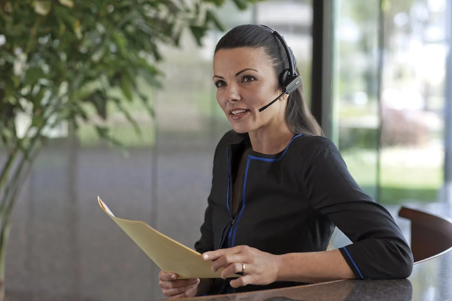 هدست بی‌سیم پلنترونیکس CS540 DECT - هدست بی‌سیم تک گوش (مونو)، 3 سبک مختلف استفاده - اتصال به تلفن رومیزی - میکروفون با قابلیت حذف نویز و برد تا 120 متر، مشکی