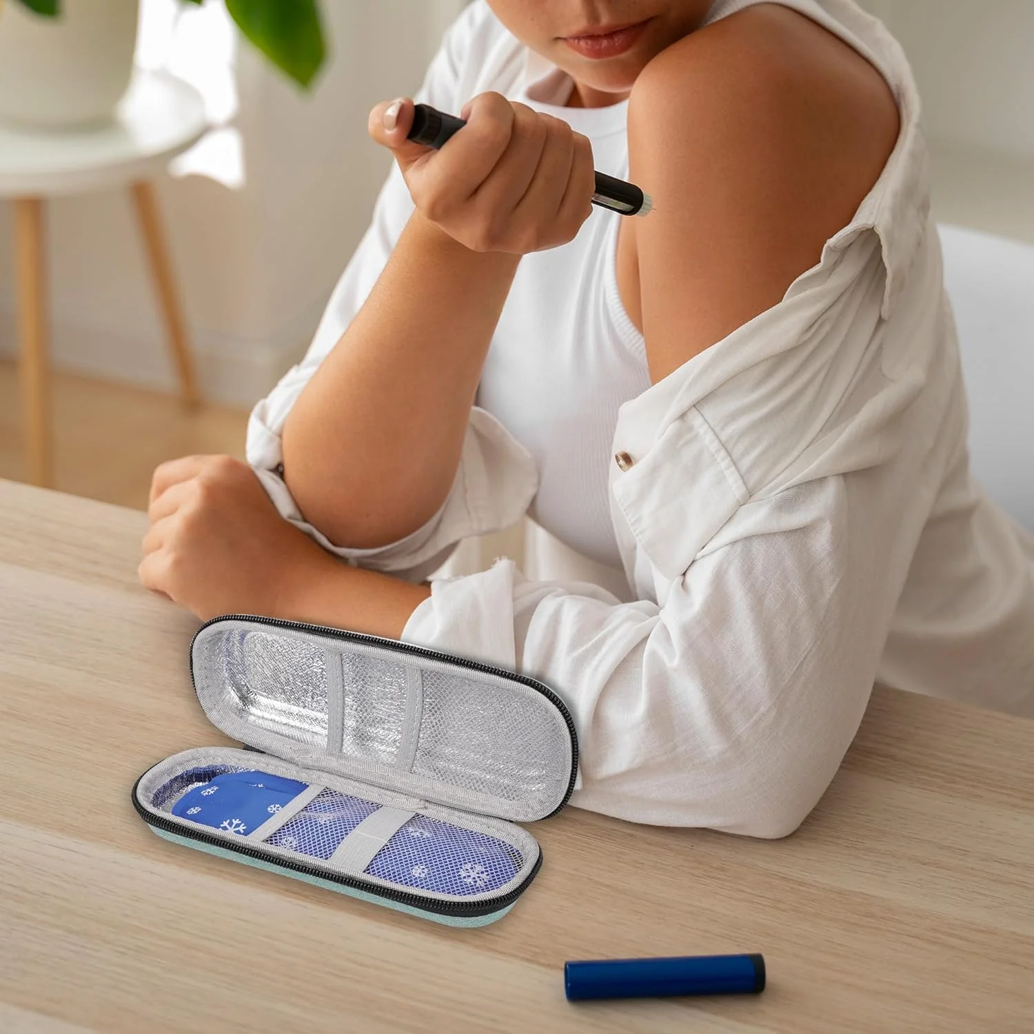 کیف حمل قلم انسولین - سازمان دهنده مسافرتی دیابتی برای قلم های انسولین، سرنگ ها، ویال ها و دستگاه قند خون - کیف نگهداری پزشکی ضد آب و جمع و جور با دسته (سبز)