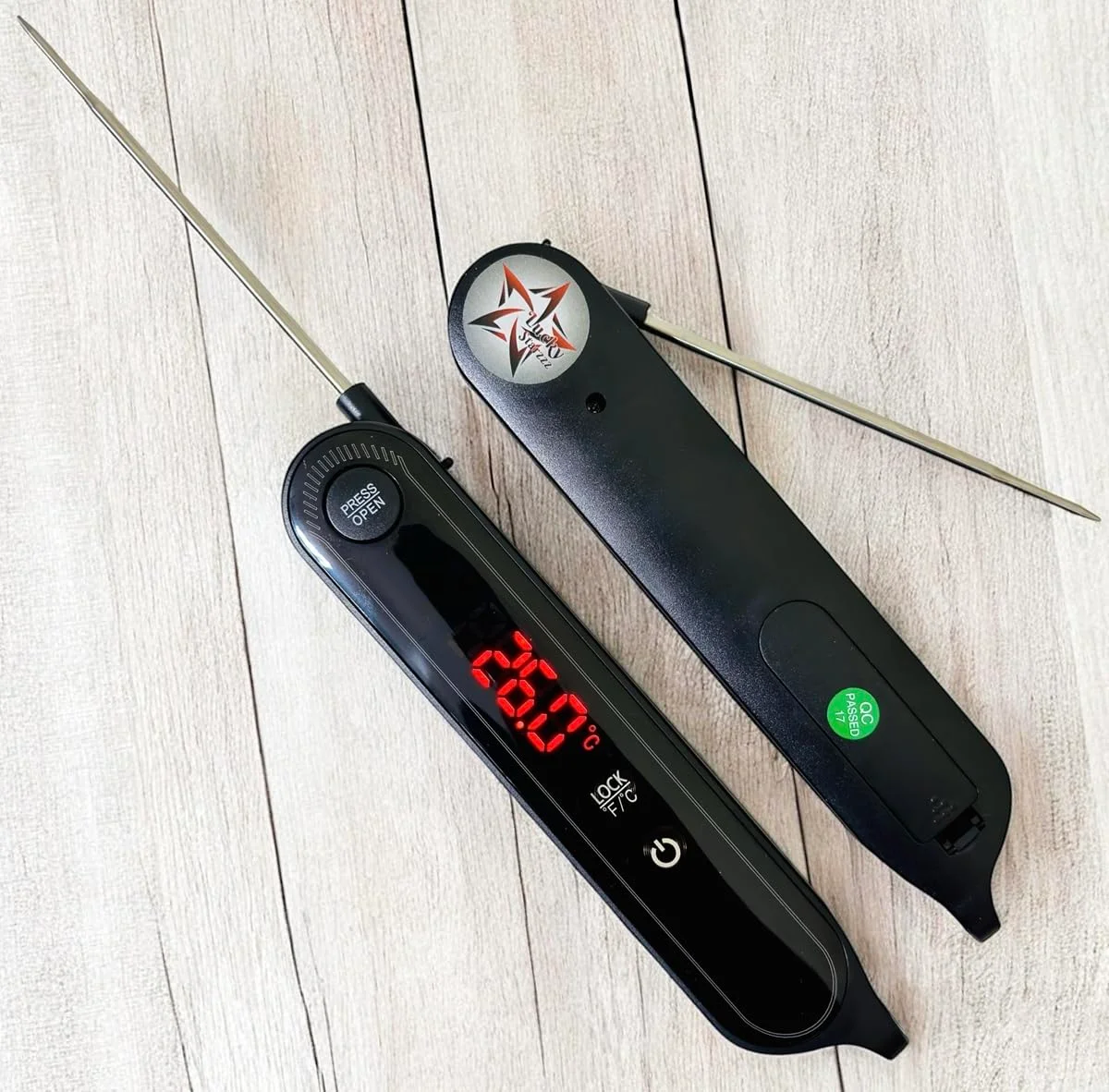 دماسنج دیجیتال غذا با پروب تاشو، رنگ مشکی، 2 عدد، طراحی مدرن LUCKY STARZZZ، به همراه باتری، دکمه های لمسی نرم B1104 دماسنج دیجیتال گوشت خوانش سریع (LSB1104 مشکی-2 عدد) دماسنج دیجیتال غذا با پروب تاشو، رنگ مشکی، 2 عدد، طراحی مدرن LUCKY STARZZZ، به همراه باتری، دکمه های لمسی نرم B1104 دماسنج دیجیتال گوشت خوانش سریع (LSB1104 مشکی-2 عدد)