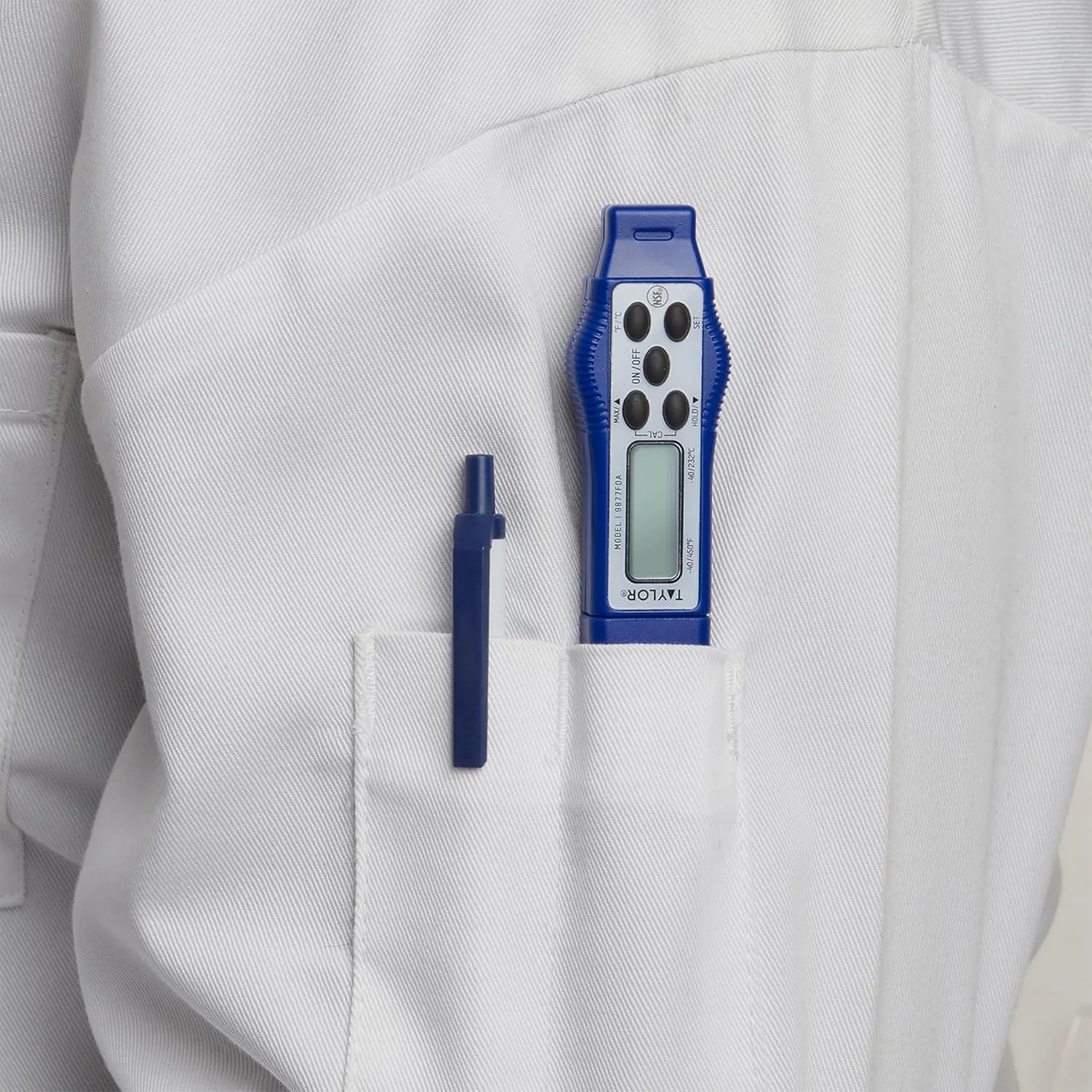 دماسنج دیجیتال ضد آب و جمع و جور تیلور 9877FDA، طول میله 2.81 اینچ با قطر پروب 1.5 میلیمتری توصیه شده توسط سازمان غذا و دارو، آبی دماسنج دیجیتال ضد آب و جمع و جور تیلور 9877FDA، طول میله 2.81 اینچ با قطر پروب 1.5 میلیمتری توصیه شده توسط سازمان غذا و دارو، آبی