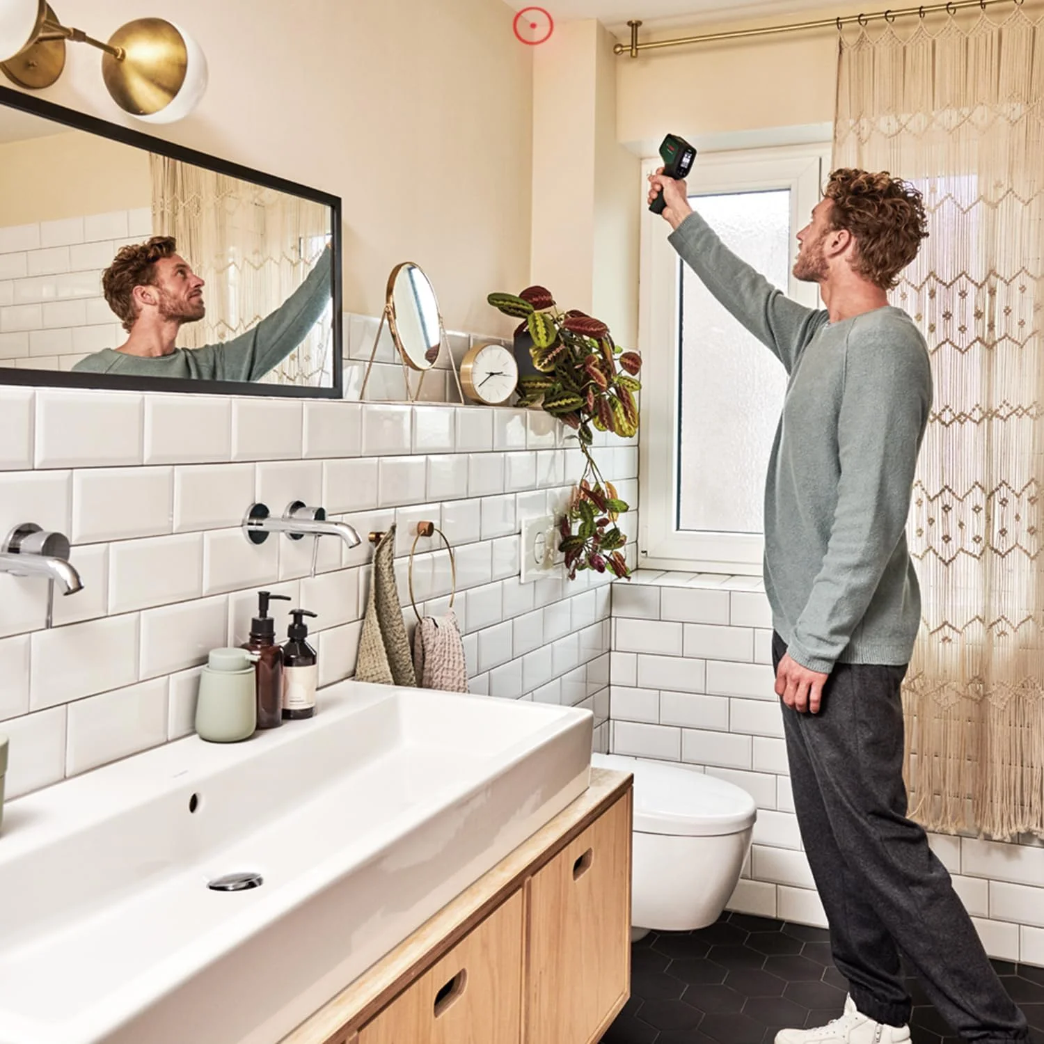 دماسنج مادون قرمز بوش مدل AdvancedTemp (-30°C...+500°C، شناسایی دمای سطح یا محیط و رطوبت برای شناسایی پل های حرارتی یا کپک، در جعبه مقوایی تجارت الکترونیک) دماسنج مادون قرمز بوش مدل AdvancedTemp (-30°C...+500°C، شناسایی دمای سطح یا محیط و رطوبت برای شناسایی پل های حرارتی یا کپک، در جعبه مقوایی تجارت الکترونیک)