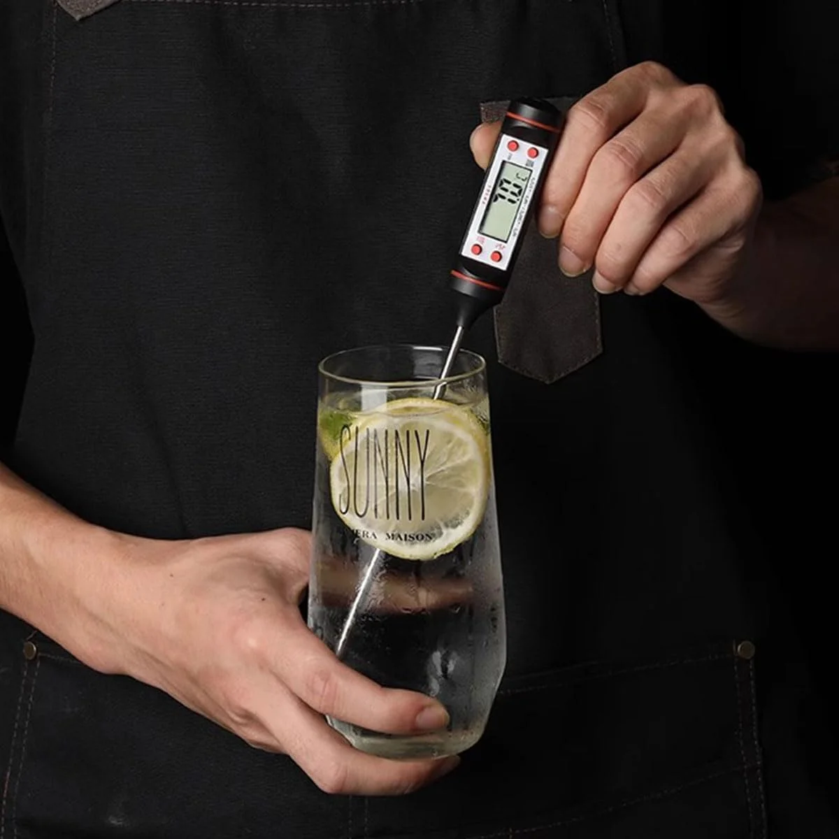 دماسنج دیجیتال گوشت با نمایشگر LCD و قرائت فوری، میله فوق‌العاده نازک و بلند، روشن/خاموش خودکار، قابلیت تغییر بین °C و °F، مناسب برای آشپزخانه، باربیکیو، کباب کردن، تهیه آب‌نبات، غذای کودک، آب و شیر