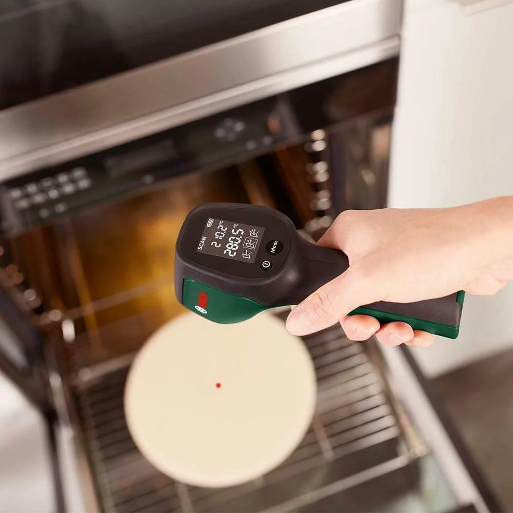 دماسنج مادون قرمز بوش مدل UniversalTemp (-30°C تا +500°C، اندازه گیری آسان و دقیق، 3 گروه مواد از پیش تعریف شده، در جعبه) دماسنج مادون قرمز بوش مدل UniversalTemp (-30°C تا +500°C، اندازه گیری آسان و دقیق، 3 گروه مواد از پیش تعریف شده، در جعبه)