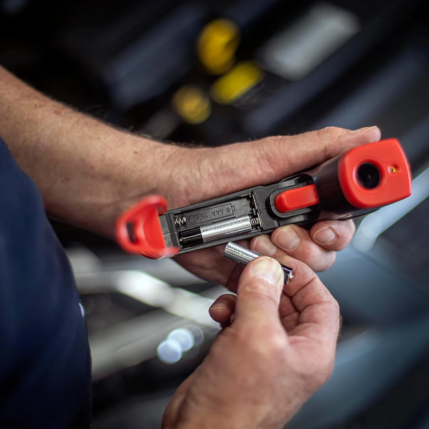 دماسنج دیجیتال لیزری مادون قرمز سیلی مدل VS900 با نسبت 12:1 دماسنج دیجیتال لیزری مادون قرمز سیلی مدل VS900 با نسبت 12:1