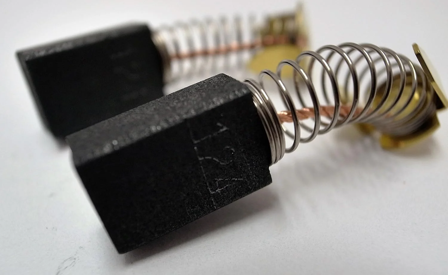 ذغال برای ابزار برقی ماکیتا مدل CB-124، لوازم جانبی ماکیتا 191945-4