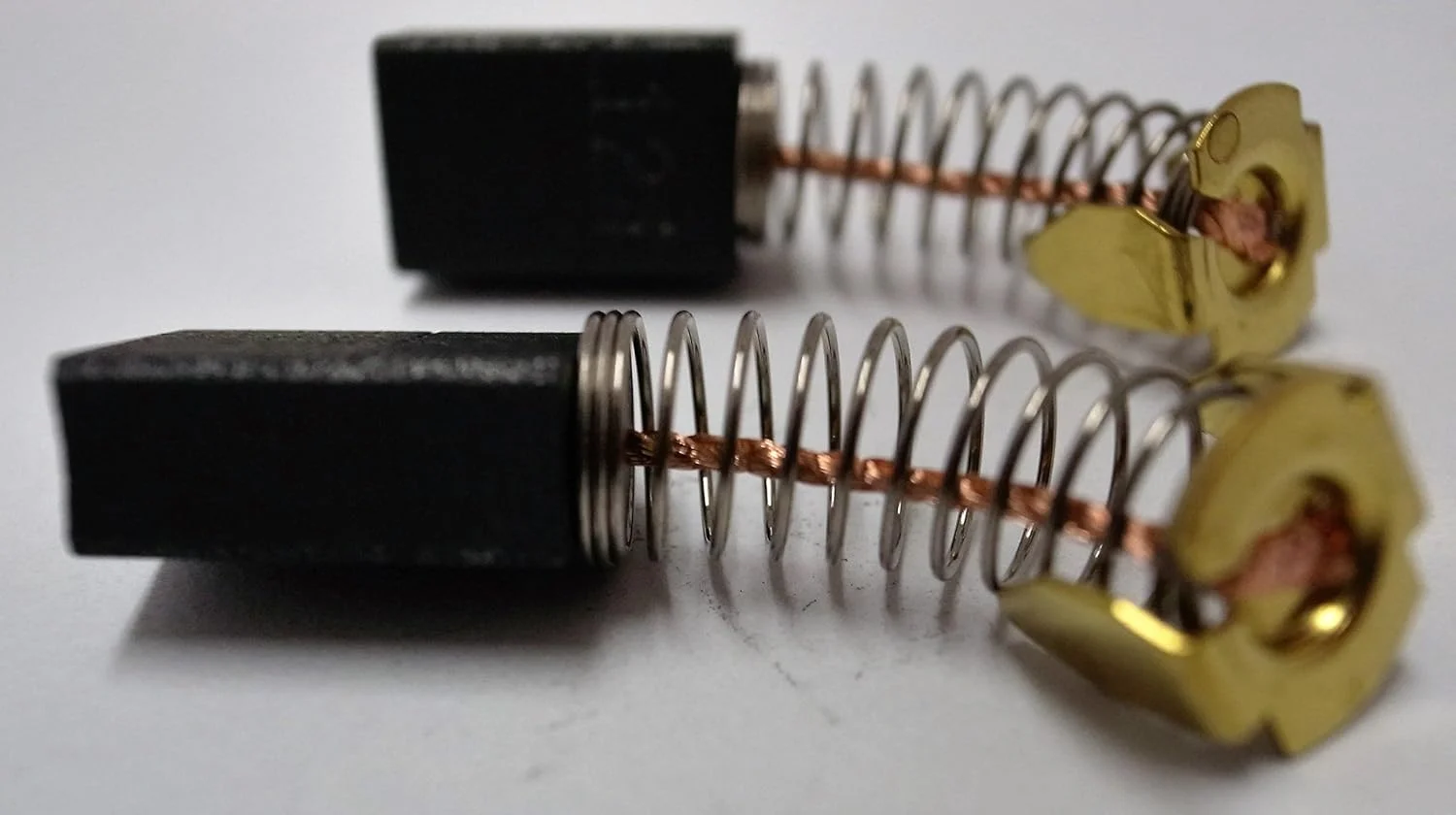 ذغال برای ابزار برقی ماکیتا مدل CB-124، لوازم جانبی ماکیتا 191945-4