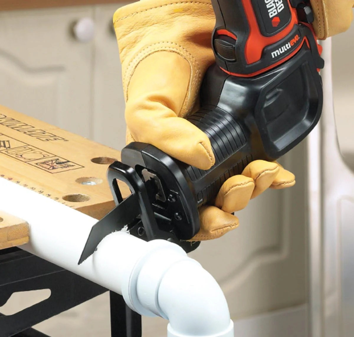 اتصال اره رفت و برگشتی ابزار چندکاره بلک اند دکر مدل Multi-Evo