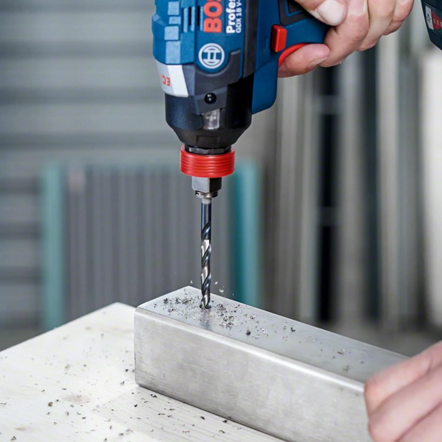 مجموعه لوازم جانبی ترکیبی بوش مدل 2608594070 (103 قطعه)، مشکی