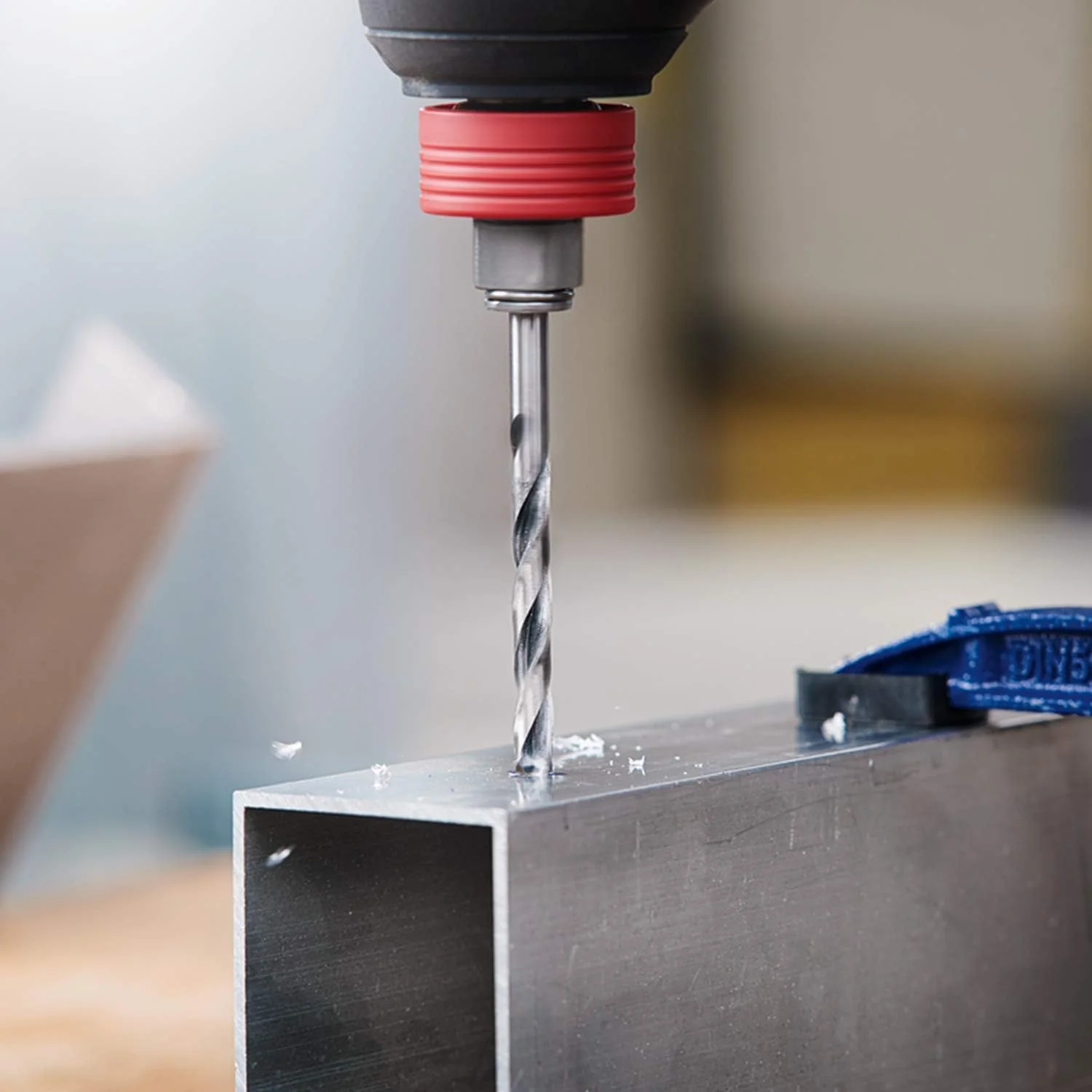 مته فلز HSS PointTeQ بوش پروفشنال 2608577525 (قطر: 4.5 میلی متر، طول کارکرد: 47 میلی متر، طول کل: 87 میلی متر، دنباله ¼ اینچی، مناسب برای دریل های ضربه ای و دریل پیچ گوشتی ها)