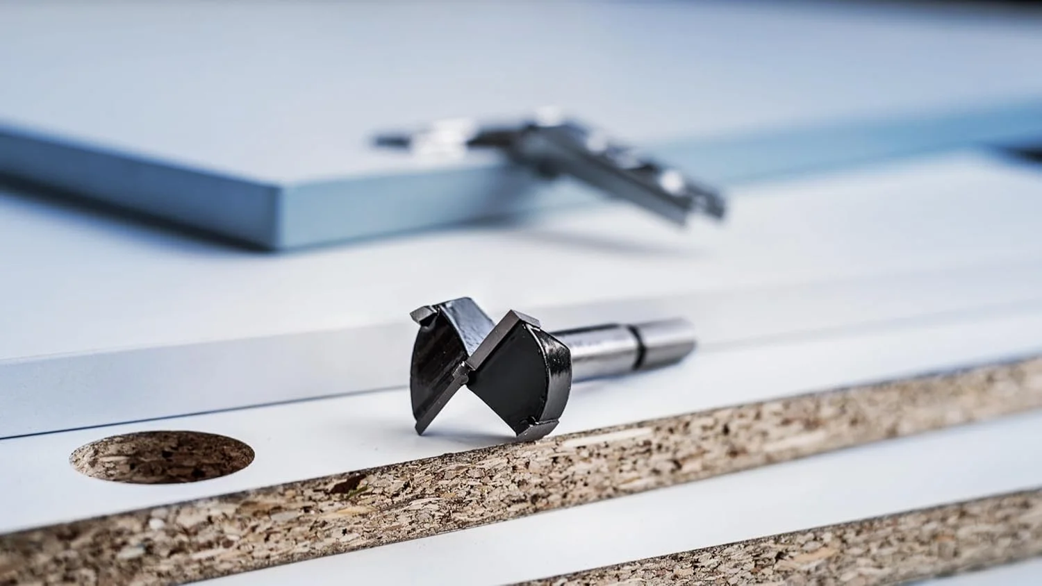 مته برش لولای چوب چندلایه بوش مدل Expert، مناسب برای بردهای روکش پلاستیکی و تخته مبلمان چوبی، قطر 28 میلی متر، لوازم جانبی حرفه ای برای دریل ایستاده