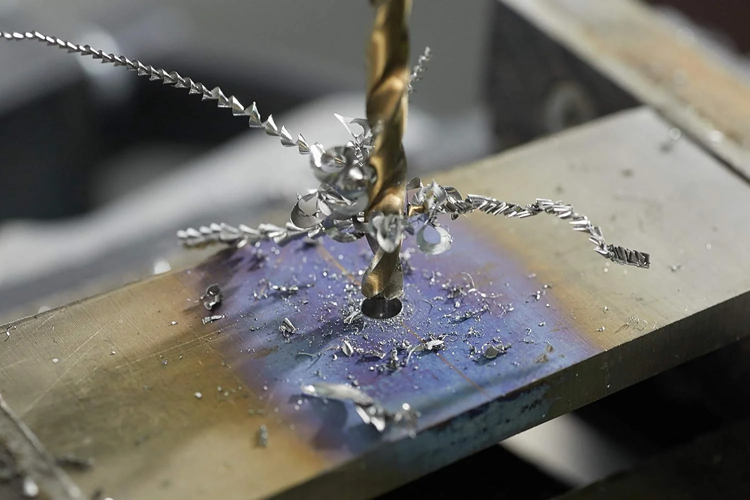 مته کبالت M42 بوش مدل CO2143B با سایز 1/4 اینچ در 4 اینچ مته کبالت M42 بوش مدل CO2143B با سایز 1/4 اینچ در 4 اینچ