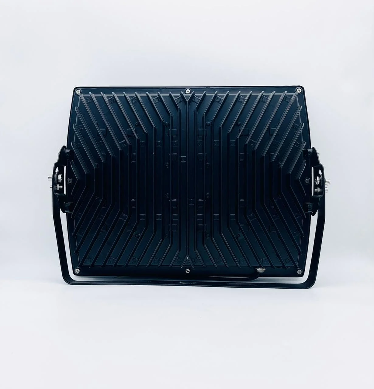 چراغ پروژکتور ال ای دی فضای باز، دارای استاندارد ضدآب IP65 (400 وات) چراغ پروژکتور ال ای دی فضای باز، دارای استاندارد ضدآب IP65 (400 وات)