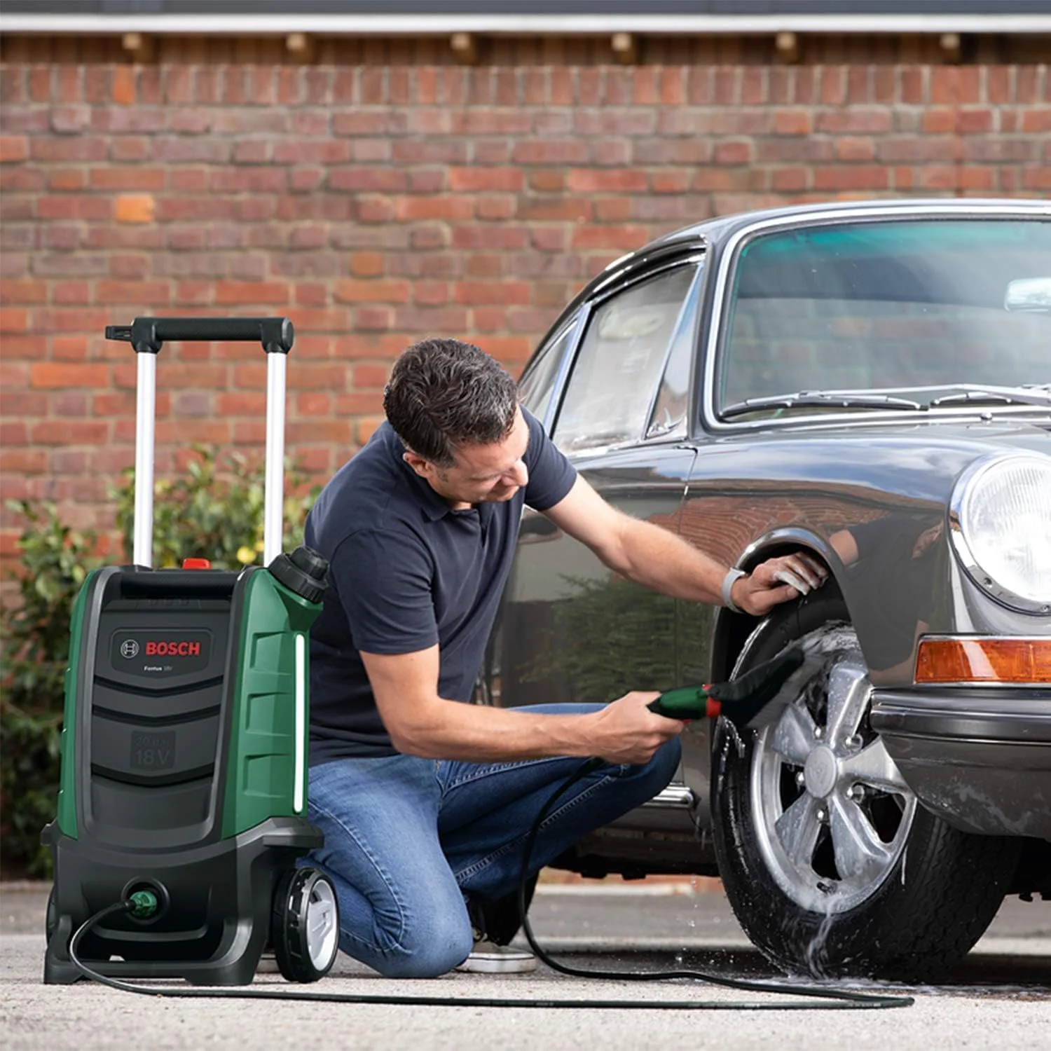 کارواش شارژی بوش مدل Fontus 18V (بدون باتری، سیستم 18 ولت، بسته بندی کارتنی)