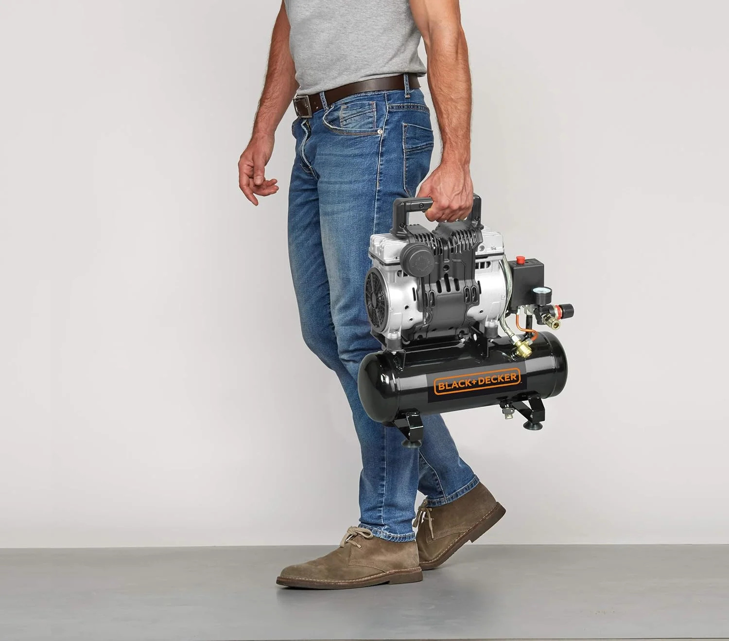 کمپرسور هوای کم صدای قابل حمل بلک اند دکر با مخزن 6 لیتری - BD100/6-ST