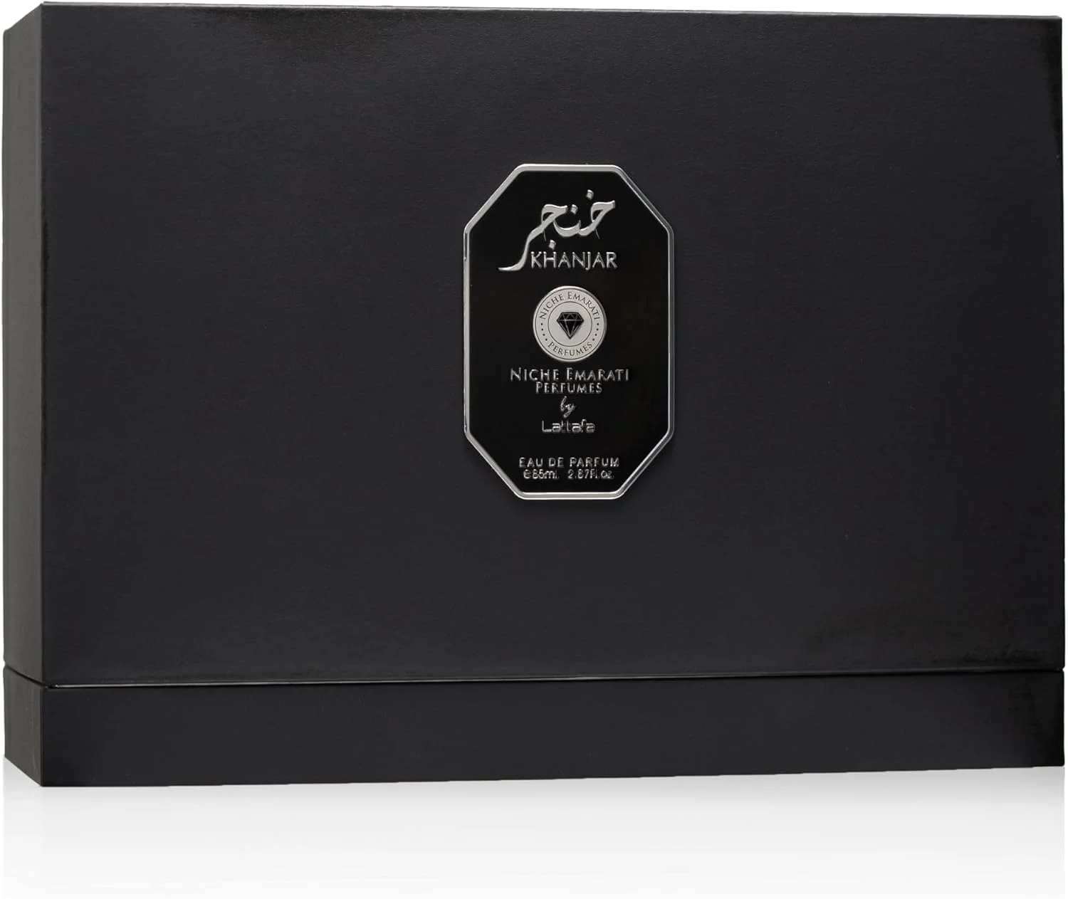خنجر ادو پرفیوم، عطری نفیس و با رایحه ای پیچیده و شرقی مناسب برای آقایان و بانوان. این بطری 85 میلی لیتری با رایحه ماندگار از ادویه های شرقی، گل های شیرین و وانیل گرم، تجربه ای مسحورکننده را به ارمغان می آورد.