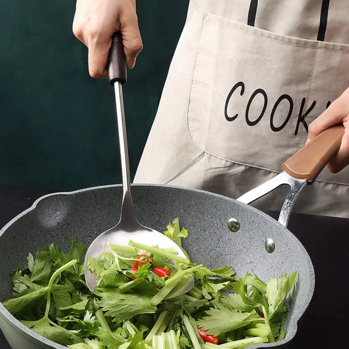 کفگیر ووک، [ضد زنگ، بادوام] کفگیر استیل ضد زنگ 304 با دسته چوبی مقاوم در برابر حرارت، ملاقه پخت و پز برای تخم مرغ، پنکیک، املت، همبرگر و سایر غذاها