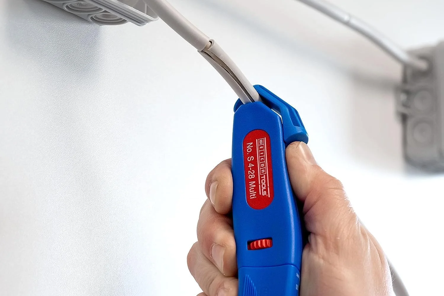 ابزار لخت کن کابل وایکان مدل S 4 - 28 Multi | ابزار چند منظوره با ایمنی بالا و عملکرد لخت کردن یکپارچه، دارای عمق برش قابل تنظیم برای کابل های گرد، محدوده کارکرد mm Ø ابزار لخت کن کابل وایکان مدل S 4 - 28 Multi | ابزار چند منظوره با ایمنی بالا و عملکرد لخت کردن یکپارچه، دارای عمق برش قابل تنظیم برای کابل های گرد، محدوده کارکرد mm Ø