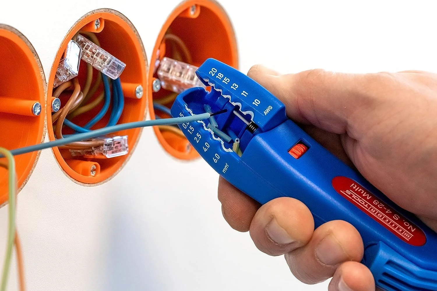 ابزار لخت کن کابل وایکان مدل S 4 - 28 Multi | ابزار چند منظوره با ایمنی بالا و عملکرد لخت کردن یکپارچه، دارای عمق برش قابل تنظیم برای کابل های گرد، محدوده کارکرد mm Ø ابزار لخت کن کابل وایکان مدل S 4 - 28 Multi | ابزار چند منظوره با ایمنی بالا و عملکرد لخت کردن یکپارچه، دارای عمق برش قابل تنظیم برای کابل های گرد، محدوده کارکرد mm Ø