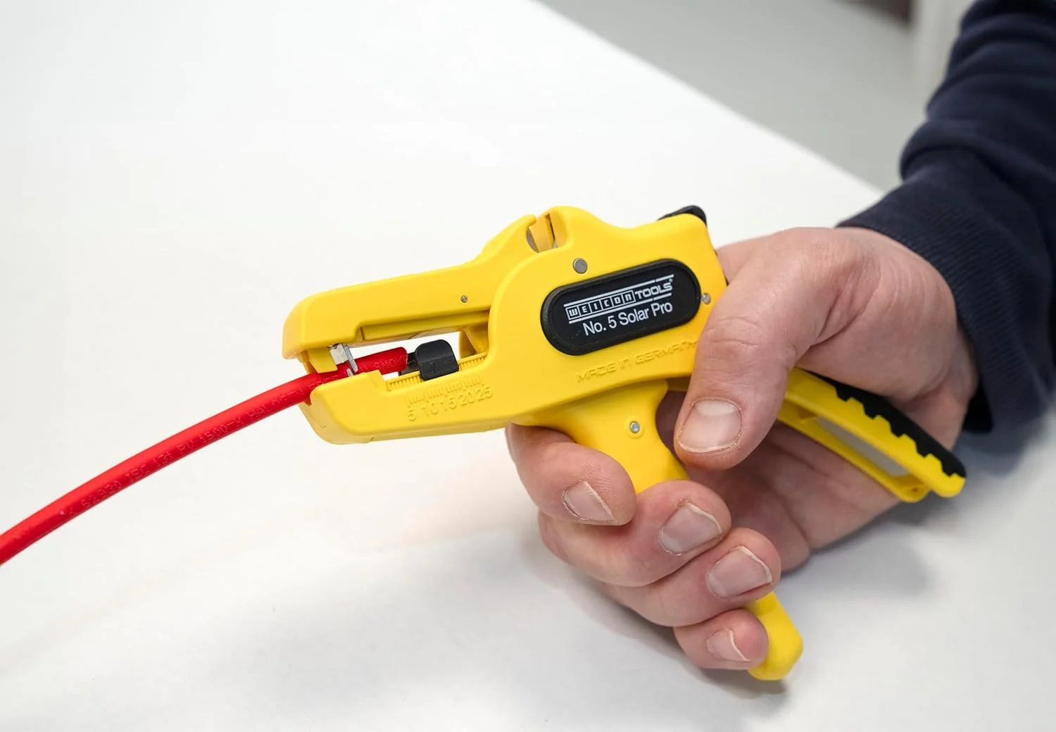 ابزار سیم لخت کن شماره 5 سولار پرو وایکون | ابزار ویژه لخت کردن سیم برای کابل های خورشیدی و فتوولتائیک ابزار سیم لخت کن شماره 5 سولار پرو وایکون | ابزار ویژه لخت کردن سیم برای کابل های خورشیدی و فتوولتائیک