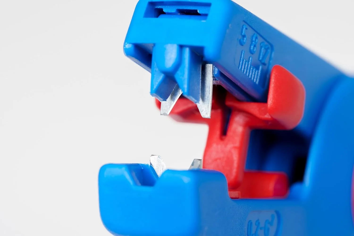 مجموعه ابزار نصب الکتریکی وایکان شماره 4 به همراه سیم لخت کن و کابل لخت کن گرد مجموعه ابزار نصب الکتریکی وایکان شماره 4 به همراه سیم لخت کن و کابل لخت کن گرد