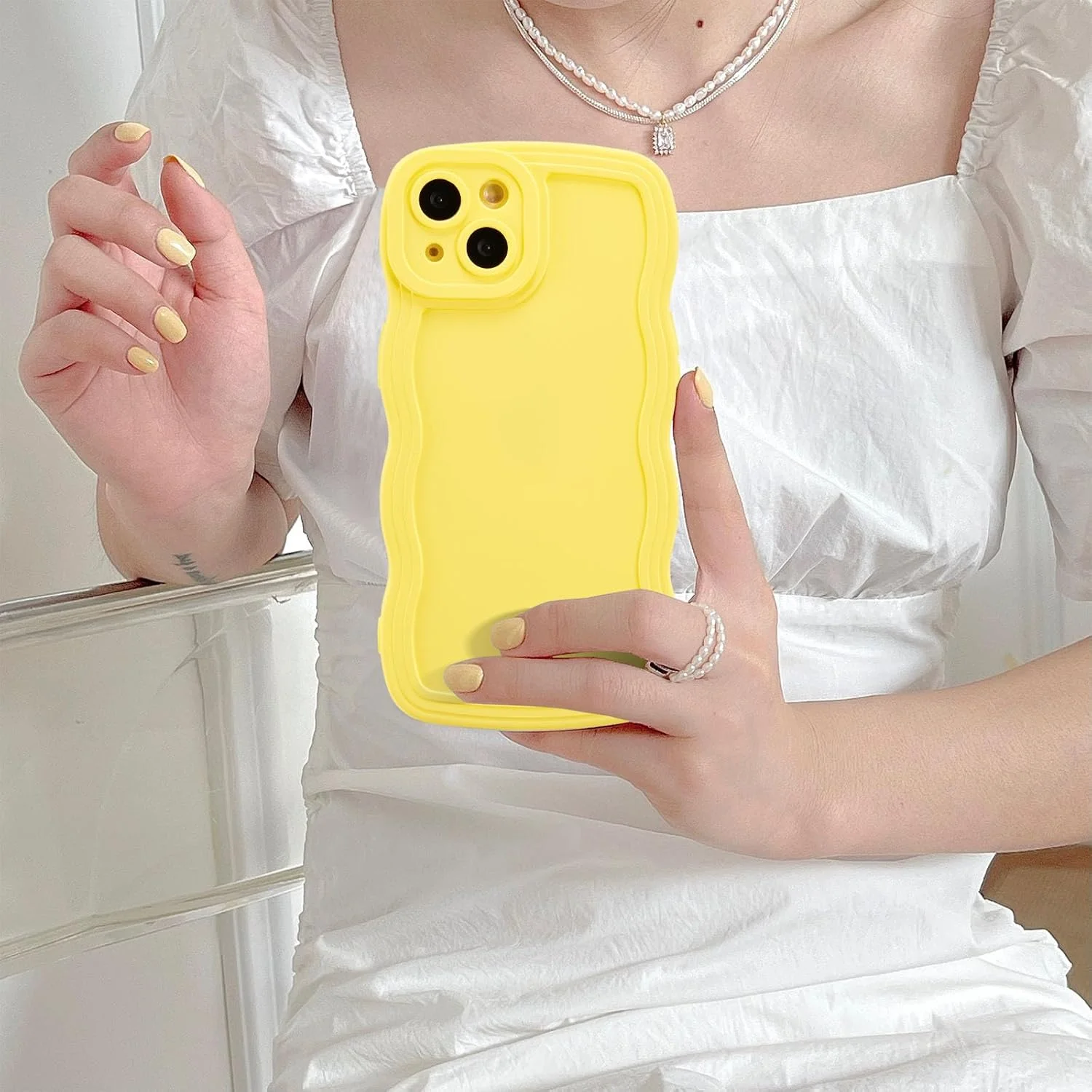 قاب گوشی موبایل یوبای مناسب برای آیفون 15، قاب سیلیکونی باریک و مقاوم در برابر ضربه، کاور نرم و زیبا با لبه های موج دار، ضد خش، جنس TPU - زرد قاب گوشی موبایل یوبای مناسب برای آیفون 15، قاب سیلیکونی باریک و مقاوم در برابر ضربه، کاور نرم و زیبا با لبه های موج دار، ضد خش، جنس TPU - زرد