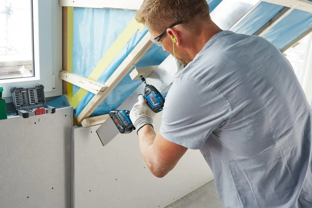 دریل پیچ گوشتی ضربه ای شارژی بوش مدل GDR 18V-210 C (گشتاور سفت کردن: 210 نیوتن متر، گشتاور باز کردن 370 نیوتن متر، بدون باتری و شارژر، در کارتن) دریل پیچ گوشتی ضربه ای شارژی بوش مدل GDR 18V-210 C (گشتاور سفت کردن: 210 نیوتن متر، گشتاور باز کردن 370 نیوتن متر، بدون باتری و شارژر، در کارتن)