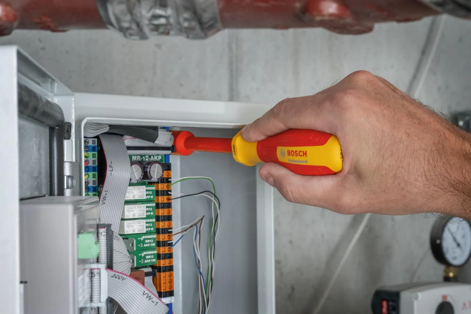 مجموعه آچار بکس VDE بوش پروفشنال - 6 عددی (7-14 میلی متر، دارای گواهی تا 1000 ولت) مجموعه آچار بکس VDE بوش پروفشنال - 6 عددی (7-14 میلی متر، دارای گواهی تا 1000 ولت)