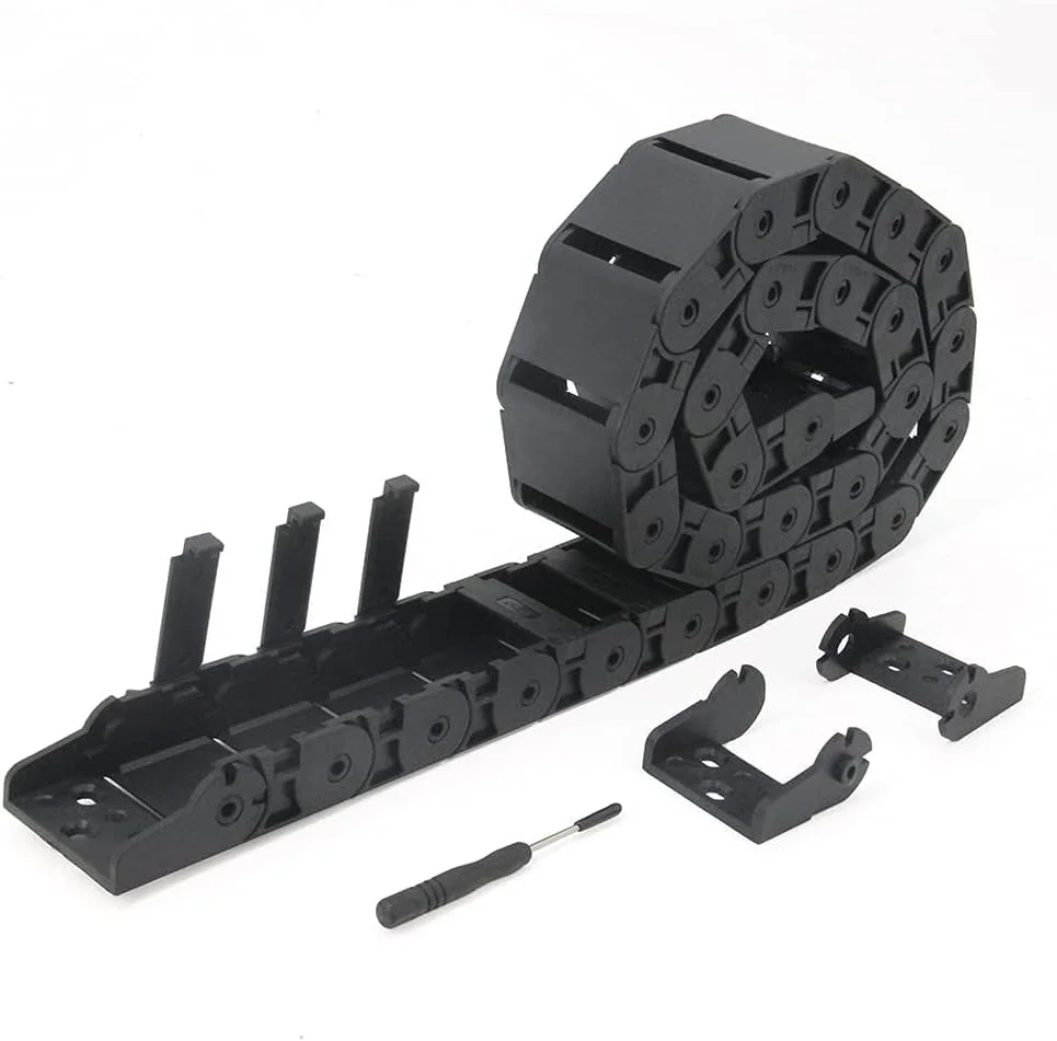 زنجیر یدک کش Zeberoxyz با ابعاد ۱۸ در ۳۷ میلی‌متر، طول ۱ متر، نوع باز از داخل، مشکی، حامل کابل پلاستیکی انعطاف‌پذیر R28 به همراه ۱ مجموعه اتصال انتهایی (۱۸ میلی‌متر در ۳۷ میلی‌متر - باز از داخل)