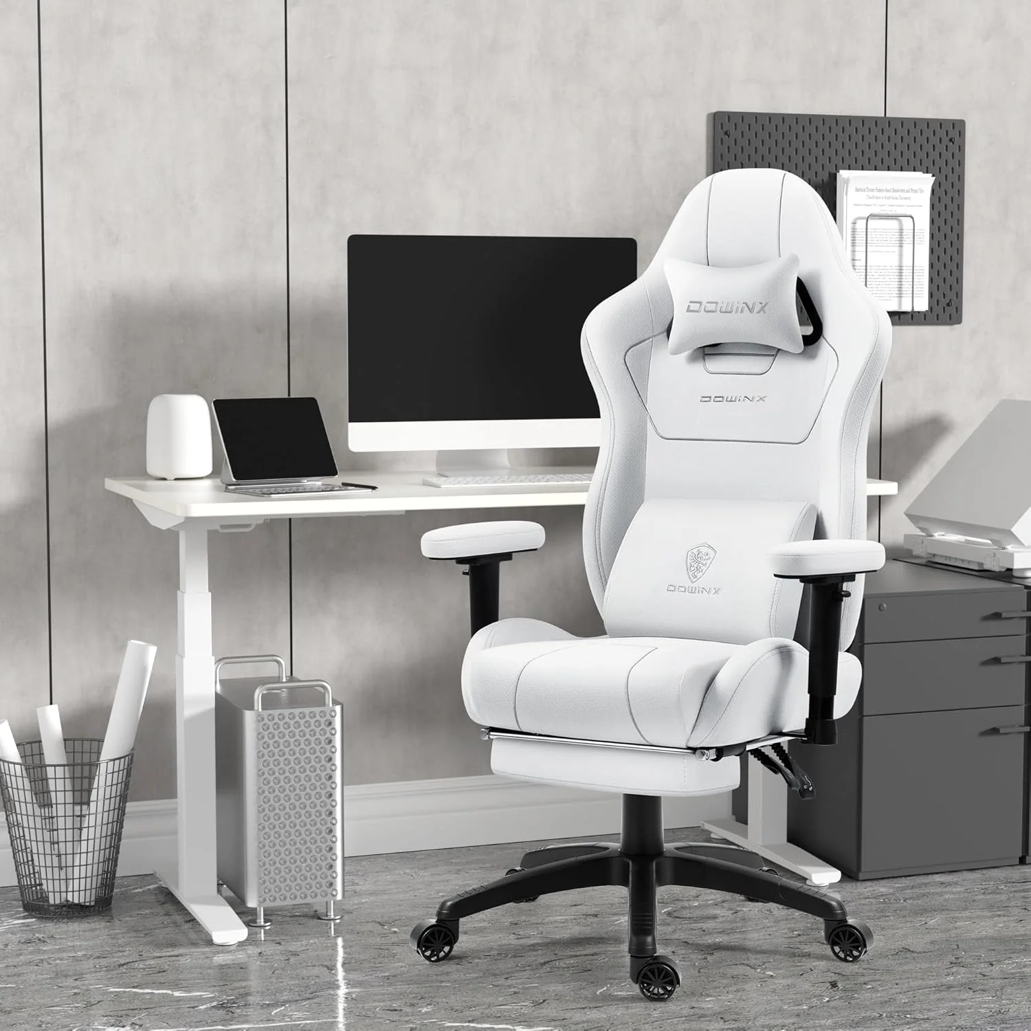 صندلی گیمینگ با روکش پارچه ای و کوسن فنری، صندلی کامپیوتر ارگونومیک با پشتیبانی کمری ماساژور و زیرپایی، صندلی اداری گیمینگ راحت با قابلیت تنظیم پشتی، تحمل وزن 136 کیلوگرم، سفید