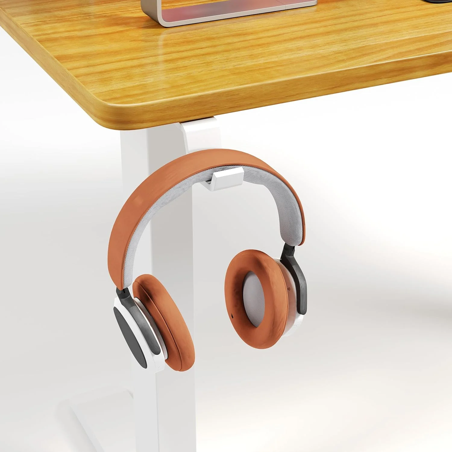 میز تحریر ایستاده برقی با قابلیت تنظیم ارتفاع SKY-TOUCH، ابعاد ۱۲۰ در ۶۰ سانتی متر، دارای پنل کنترل هوشمند با ۲ حافظه ارتفاع، مناسب برای دفتر کار خانگی، صفحه میز دو تکه، طرح چوب زرد