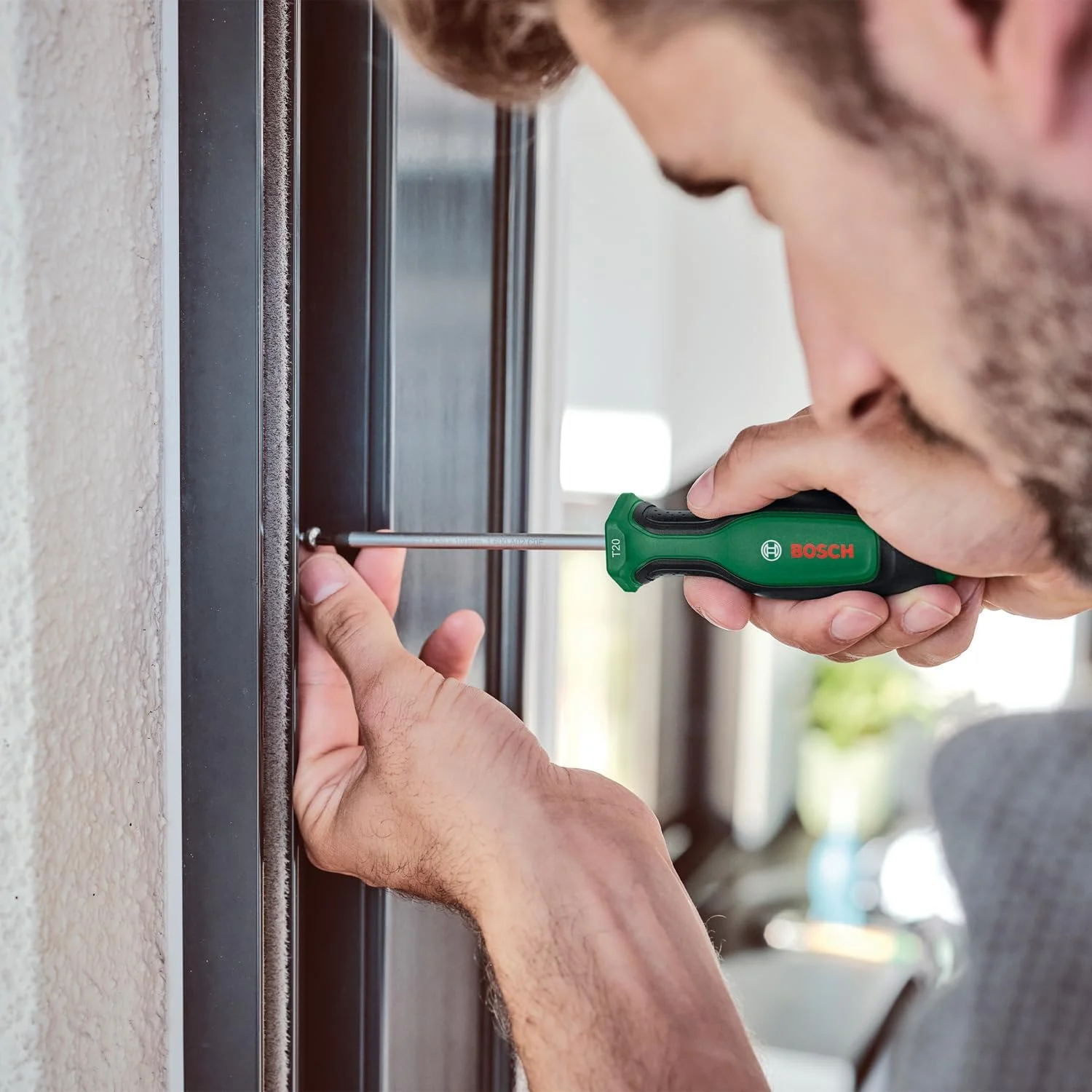 مجموعه پیچ گوشتی ممتاز 6 عددی بوش به همراه آهنربا (6 عدد پیچ گوشتی فولاد S2 فوق سخت برای کارهای DIY؛ دسته نرم؛ نوک مغناطیسی؛ آهنربا)