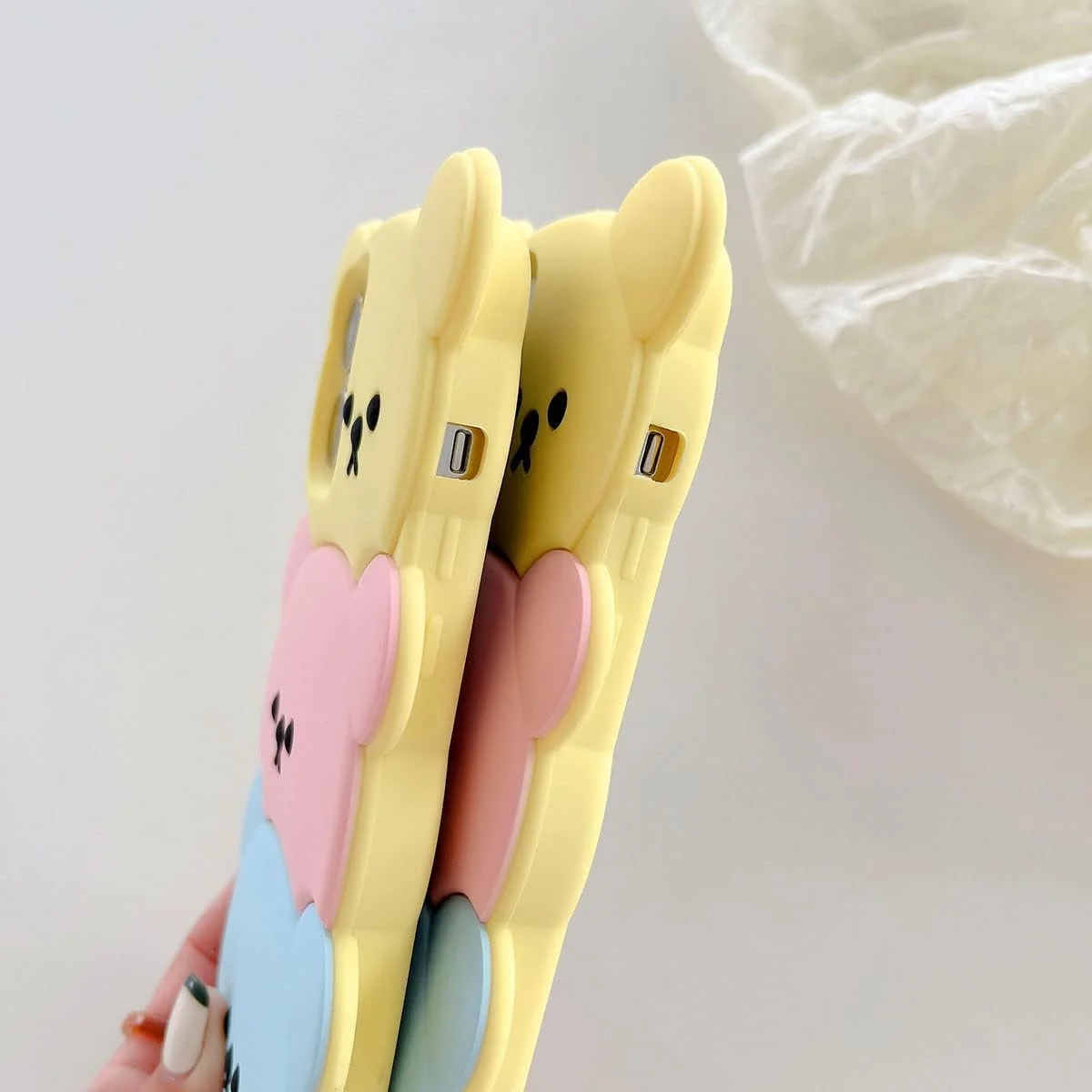 قاب گوشی خرس برای آیفون 14، قاب های سیلیکونی سه بعدی کارتونی زیبا همراه با جاکلیدی، مناسب برای آیفون 14، قاب محافظ نرم و ضد ضربه برای دختران و بانوان قاب گوشی خرس برای آیفون 14، قاب های سیلیکونی سه بعدی کارتونی زیبا همراه با جاکلیدی، مناسب برای آیفون 14، قاب محافظ نرم و ضد ضربه برای دختران و بانوان