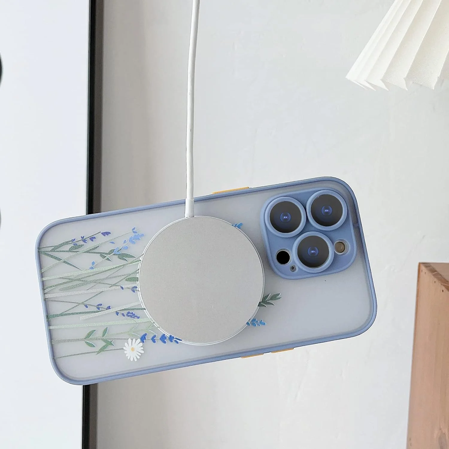قاب محافظ گوشی آیفون 14 پرو Skyseaco، سازگار با MagSafe، محافظ پشتی PC مات شفاف، طراحی گلدار ضد ضربه، مناسب برای دختران و زنان - شکوفه های اسطوخودوس / بنفش قاب محافظ گوشی آیفون 14 پرو Skyseaco، سازگار با MagSafe، محافظ پشتی PC مات شفاف، طراحی گلدار ضد ضربه، مناسب برای دختران و زنان - شکوفه های اسطوخودوس / بنفش