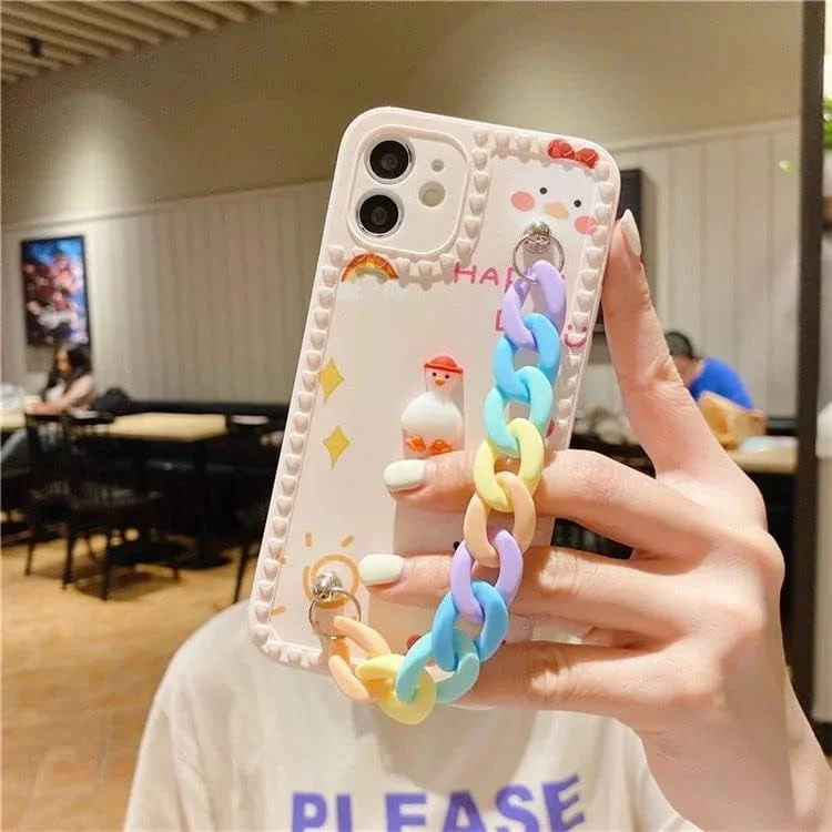 قاب گوشی آیفون 13 پرو، کاور محافظ موبایل طرح کارتونی رنگین کمانی و زنجیر، طرح اردک بامزه مناسب دختران، کاور محافظ کامل بدنه قاب گوشی آیفون 13 پرو، کاور محافظ موبایل طرح کارتونی رنگین کمانی و زنجیر، طرح اردک بامزه مناسب دختران، کاور محافظ کامل بدنه