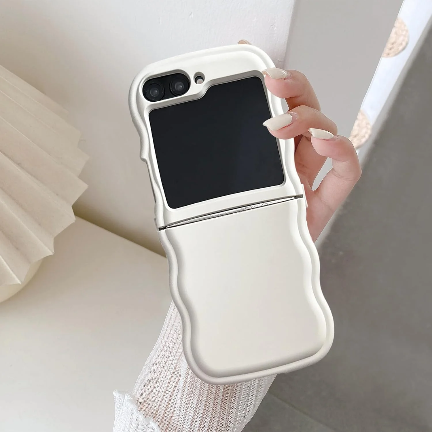 کاور محافظ گوشی سامسونگ گلکسی زد فلیپ 5/6 5G، کاور محافظ با فریم موجی، فوق العاده سبک و باریک، ضد ضربه، بامپر نرم TPU، محافظ کامل دوربین، سفید