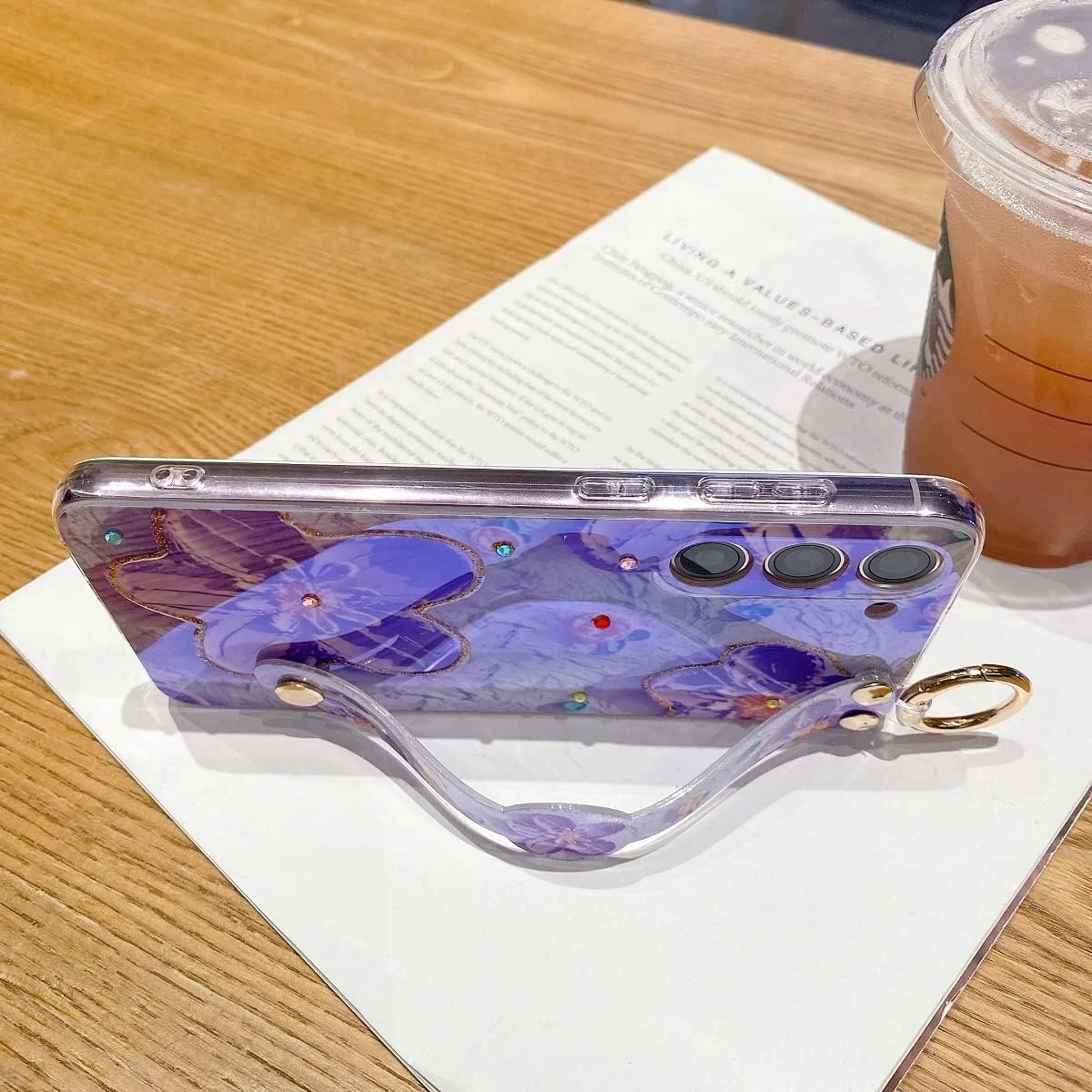 قاب درخشان و براق گوشی سامسونگ گلکسی اس 23 پلاس 6.6 اینچی، به همراه بند و پایه، طرح زیبا، طراحی روکش IMD، سیلیکونی، ضد ضربه، محافظ، مناسب دختران و بانوان - گل بنفش قاب درخشان و براق گوشی سامسونگ گلکسی اس 23 پلاس 6.6 اینچی، به همراه بند و پایه، طرح زیبا، طراحی روکش IMD، سیلیکونی، ضد ضربه، محافظ، مناسب دختران و بانوان - گل بنفش