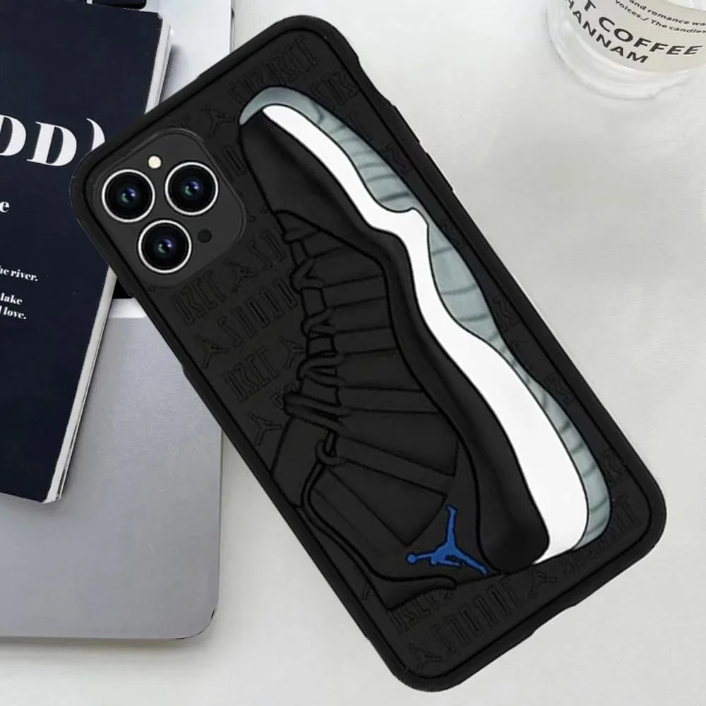 قاب گوشی موبایل آیفون 15 پرو مکس طرح کفش