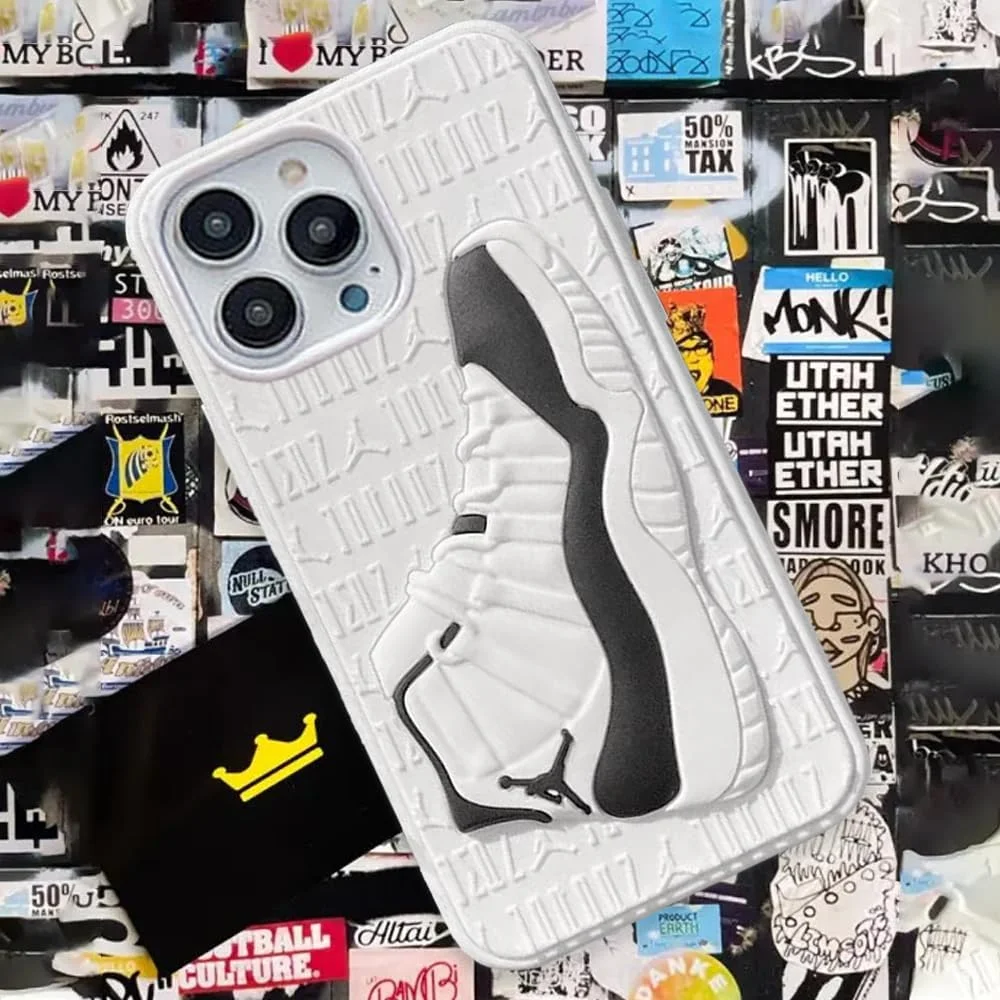 قاب گوشی موبایل آیفون 15 پرو مکس طرح کفش (سفید) قاب گوشی موبایل آیفون 15 پرو مکس طرح کفش (سفید)