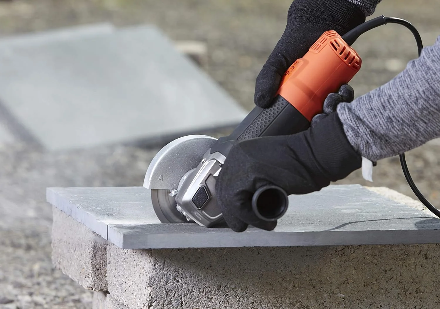 فرز آهنگری برقی بلک اند دکر مدل BEG210-QS - دسته 3 حالته 900 وات، مشکی، 115 میلی متر