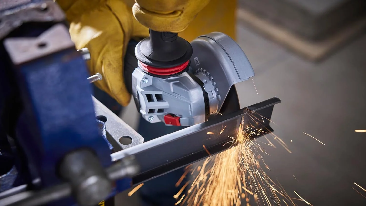 دستگاه فرز آهنگری بوش GWS14-50P با صفحه 5 اینچی و کلید پدالی قفلشونده - مجموعه کامل برای سنگزنی و برشکاری چندمنظوره دستگاه فرز آهنگری بوش GWS14-50P با صفحه 5 اینچی و کلید پدالی قفلشونده - مجموعه کامل برای سنگزنی و برشکاری چندمنظوره