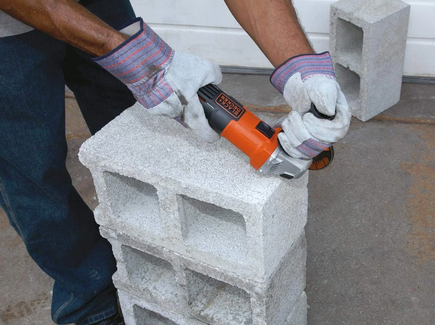 فرز آهنگری کوچک بلک اند دکر 650 وات، مدل G650-B5