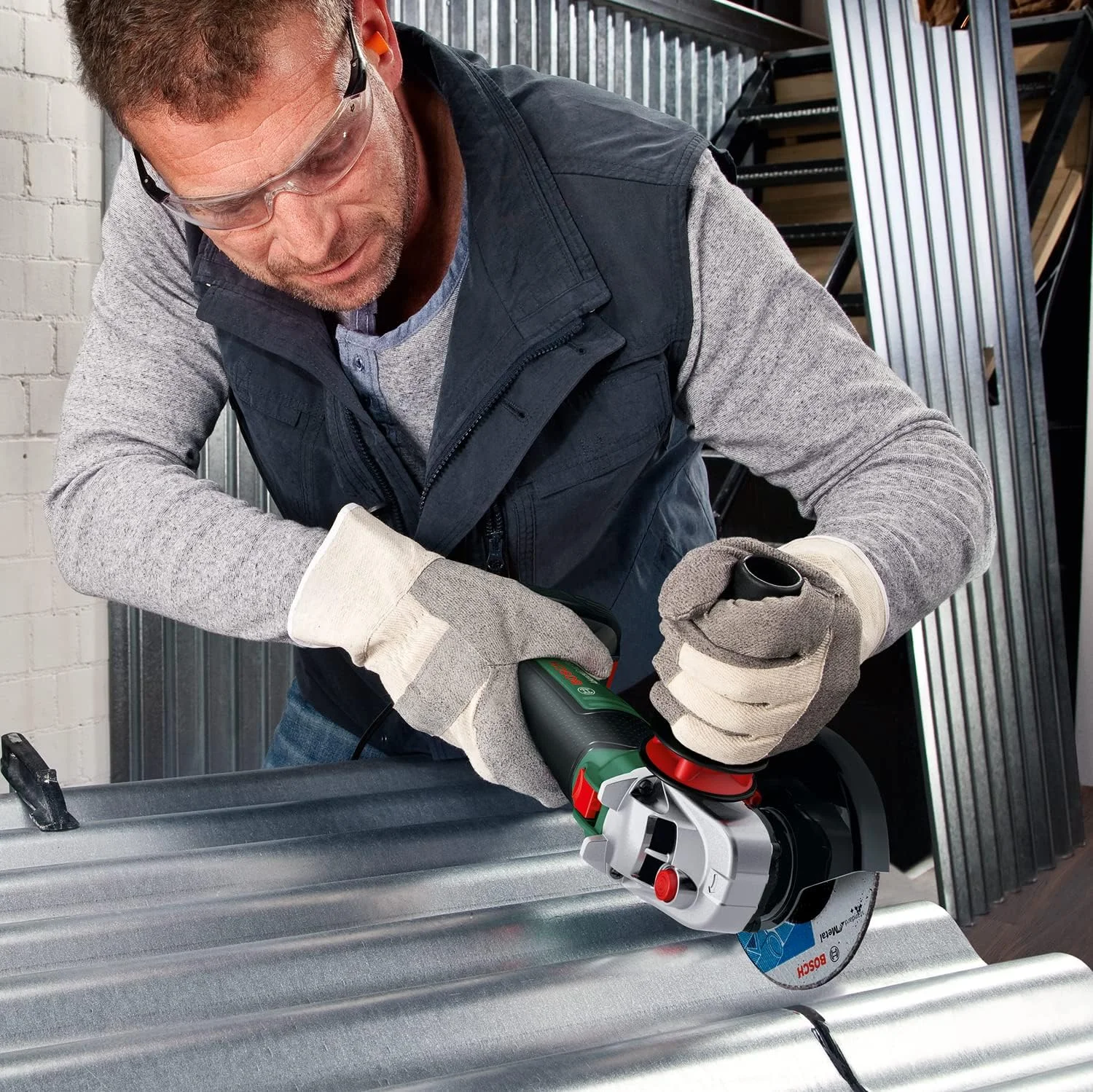 فرز آهنگری کوچک شارژی بوش مدل AdvancedGrind 18V-80 (بدون باتری؛ سیستم 18 ولت؛ برای سنگ زنی، برش، برس زدن و سنباده زنی مواد مختلف؛ در بسته بندی کارتنی) فرز آهنگری کوچک شارژی بوش مدل AdvancedGrind 18V-80 (بدون باتری؛ سیستم 18 ولت؛ برای سنگ زنی، برش، برس زدن و سنباده زنی مواد مختلف؛ در بسته بندی کارتنی)