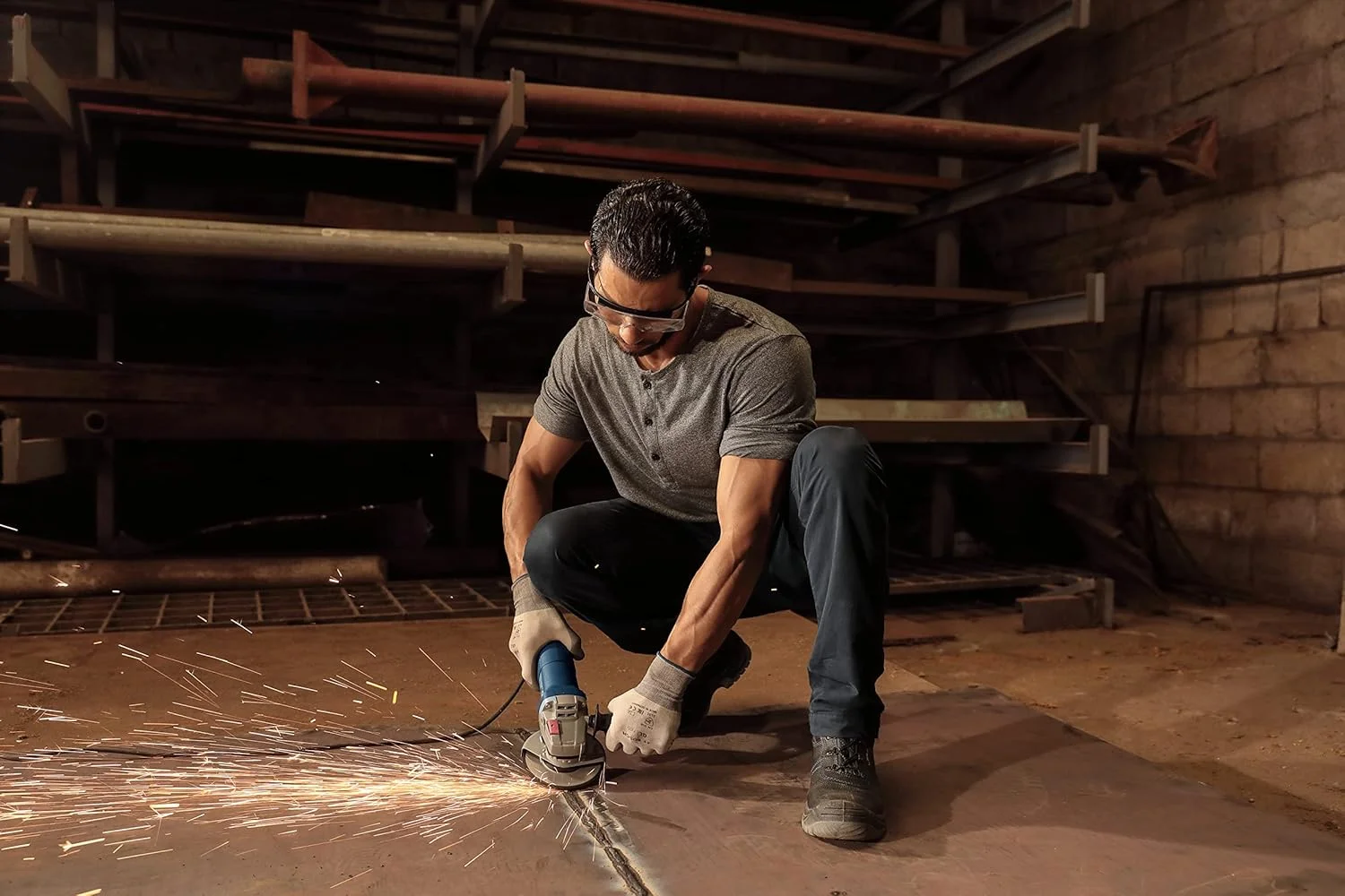 فرز سنگبری بوش GWS 9-115 CN، آبی فرز سنگبری بوش GWS 9-115 CN، آبی