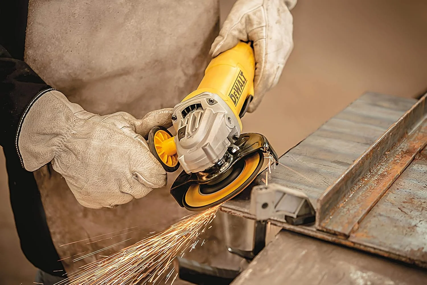 فرز آهنگری کوچک 1200 وات دیوالت - مدل Dwe4212-B6