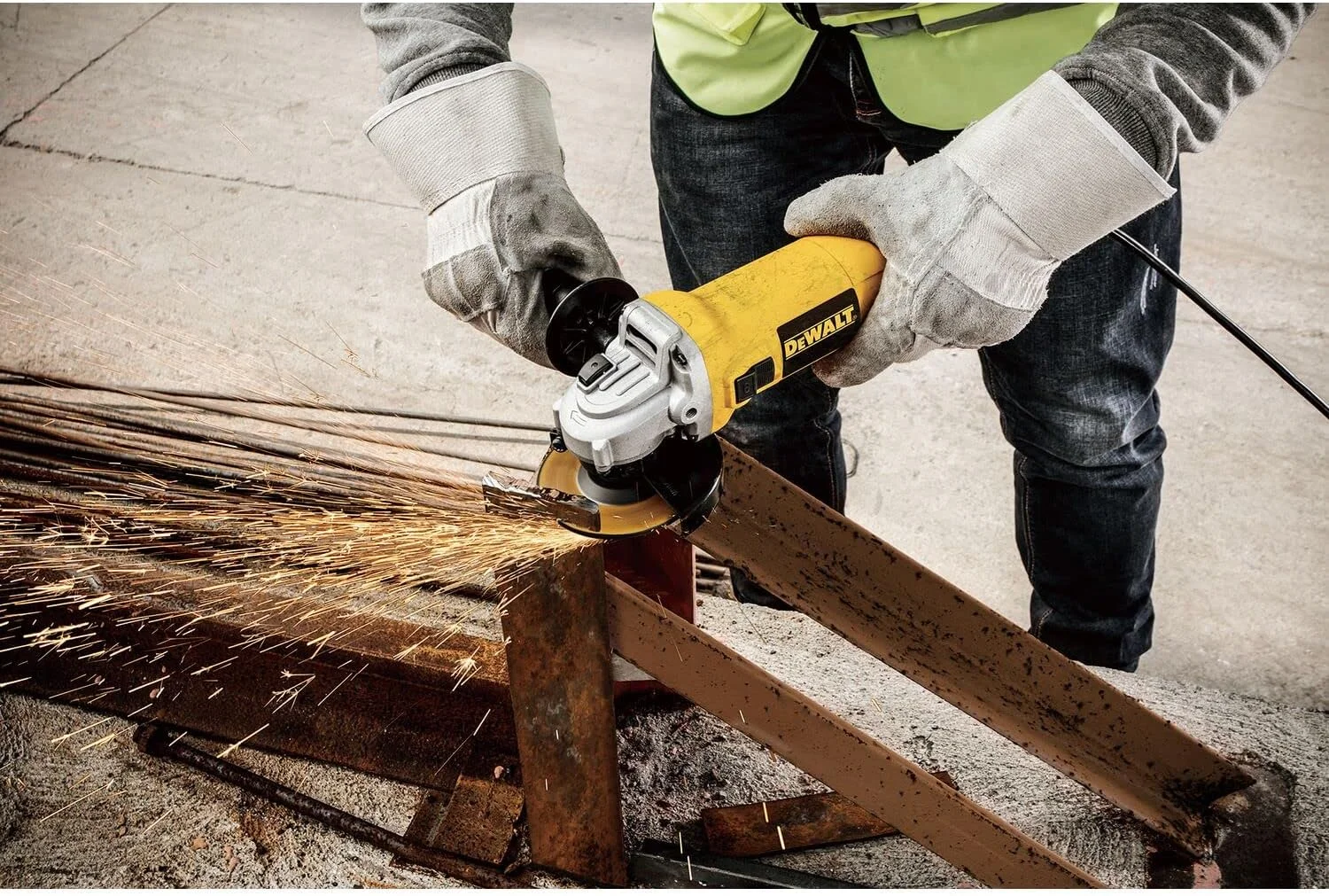 فرز آهنگری کوچک دیوالت 115 میلیمتری - Dwe4010T-B5 فرز آهنگری کوچک دیوالت 115 میلیمتری - Dwe4010T-B5